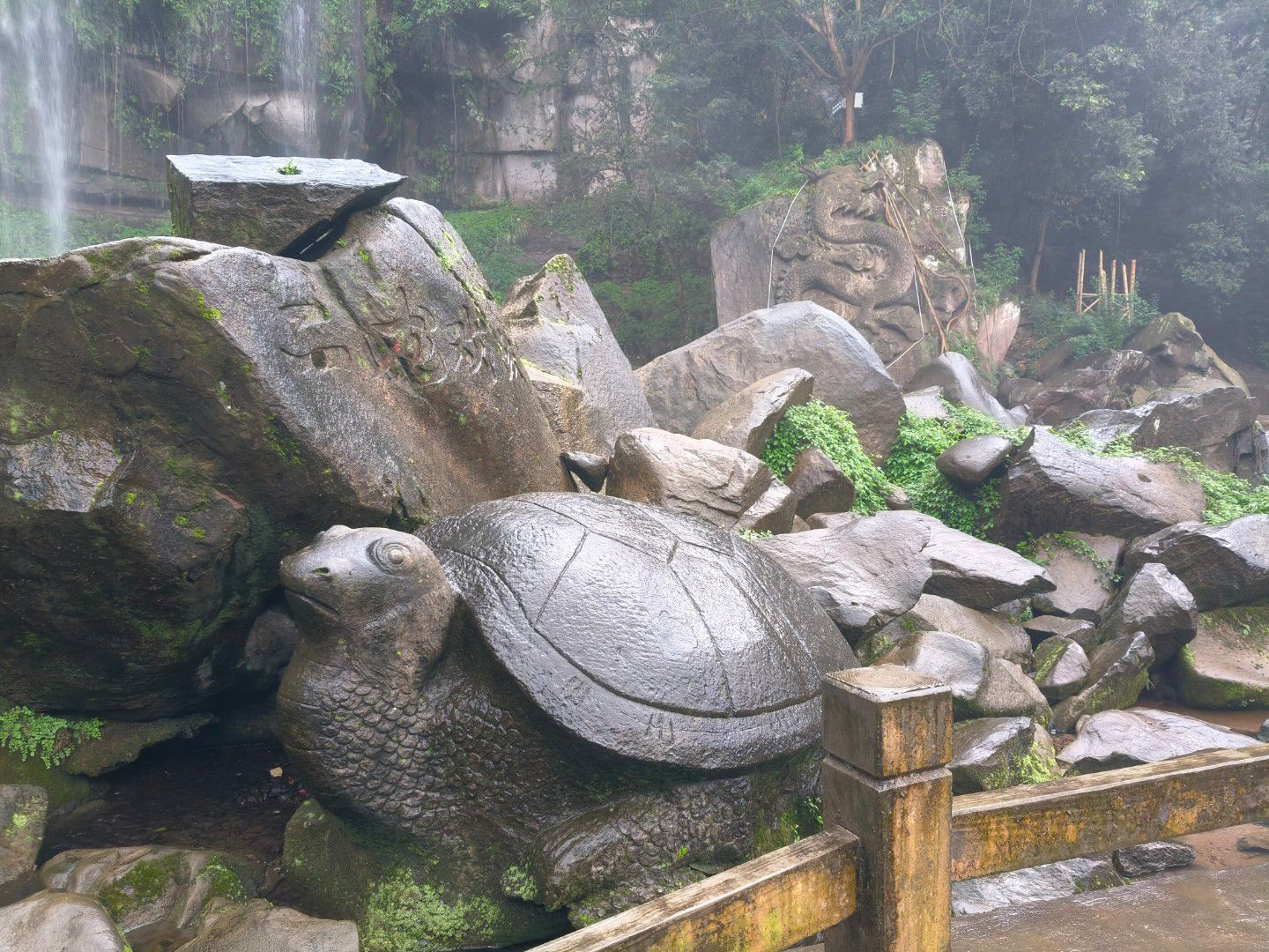 巴国天潭旅行图片 2