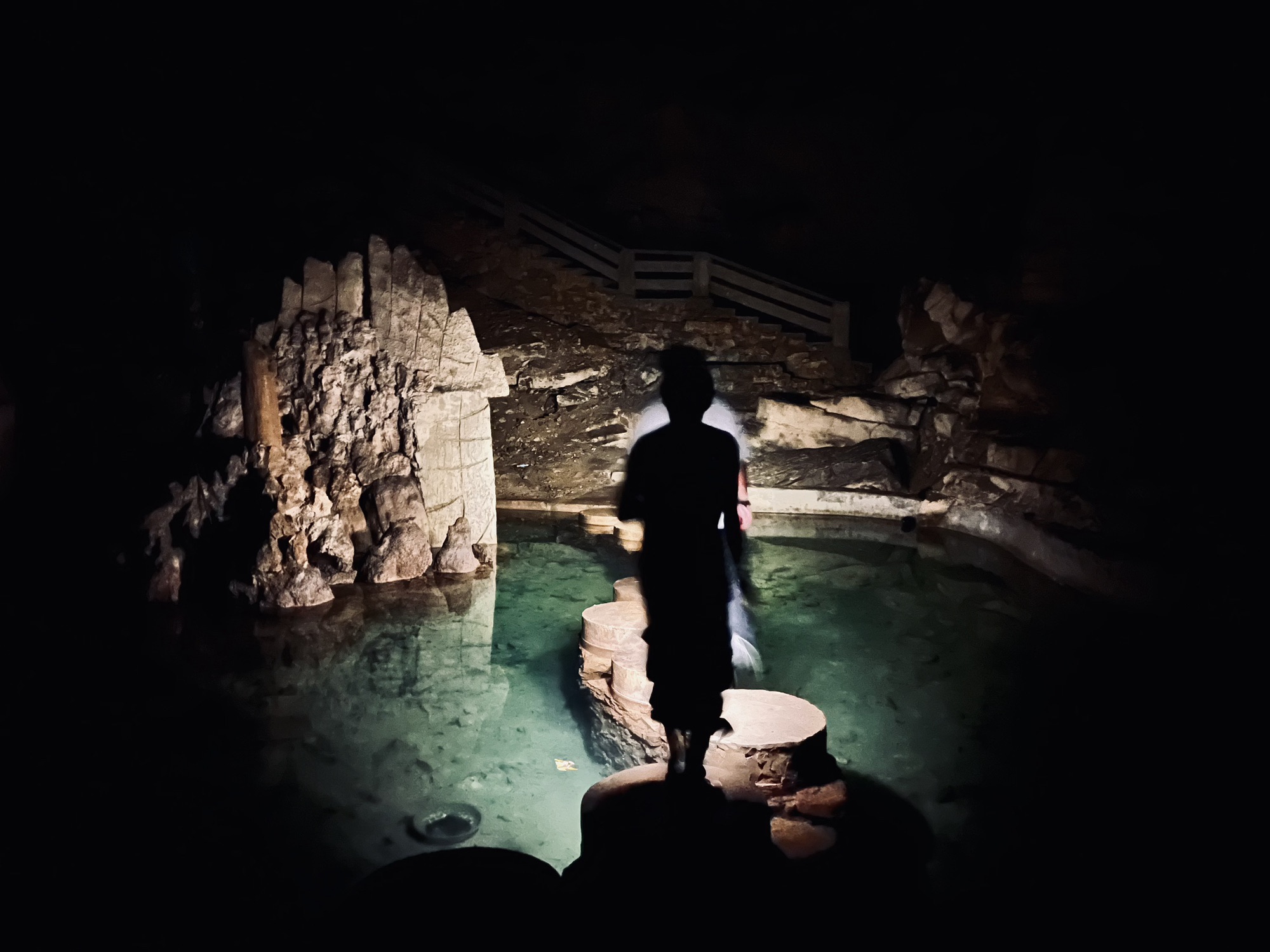 碑槽溶洞旅行图片 2