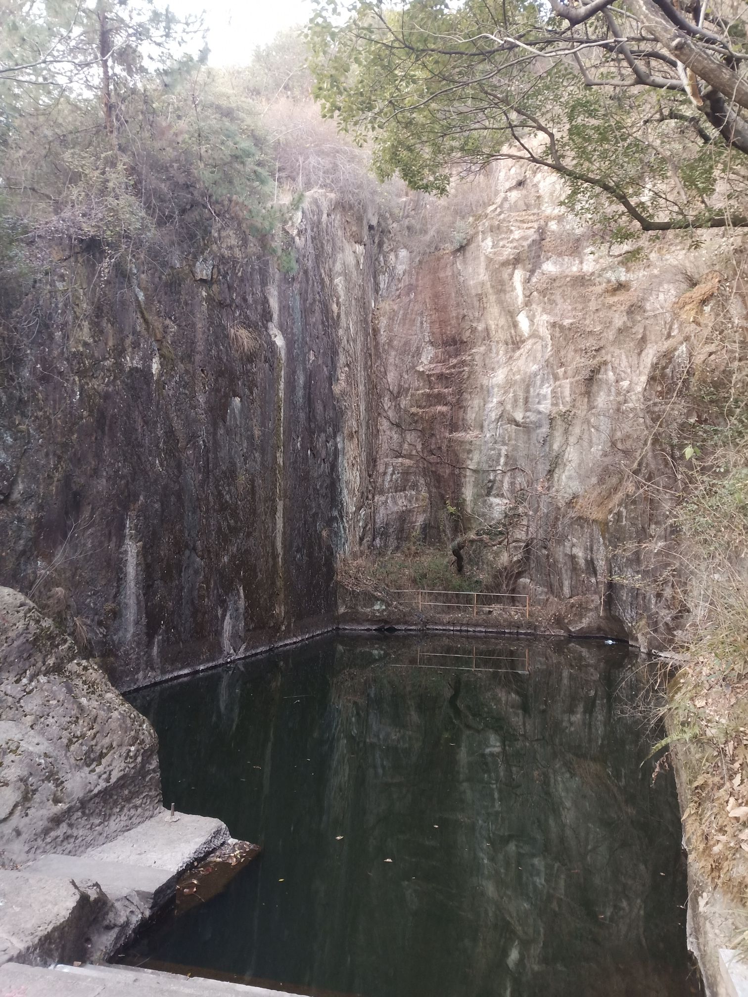 胜归石窟旅行图片 2