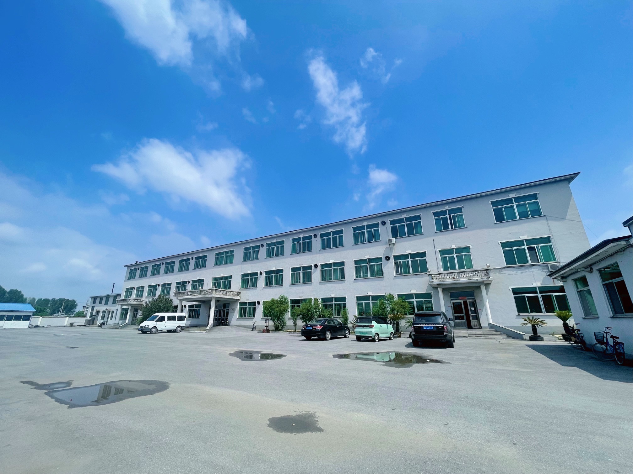 华德服装制衣有限公司