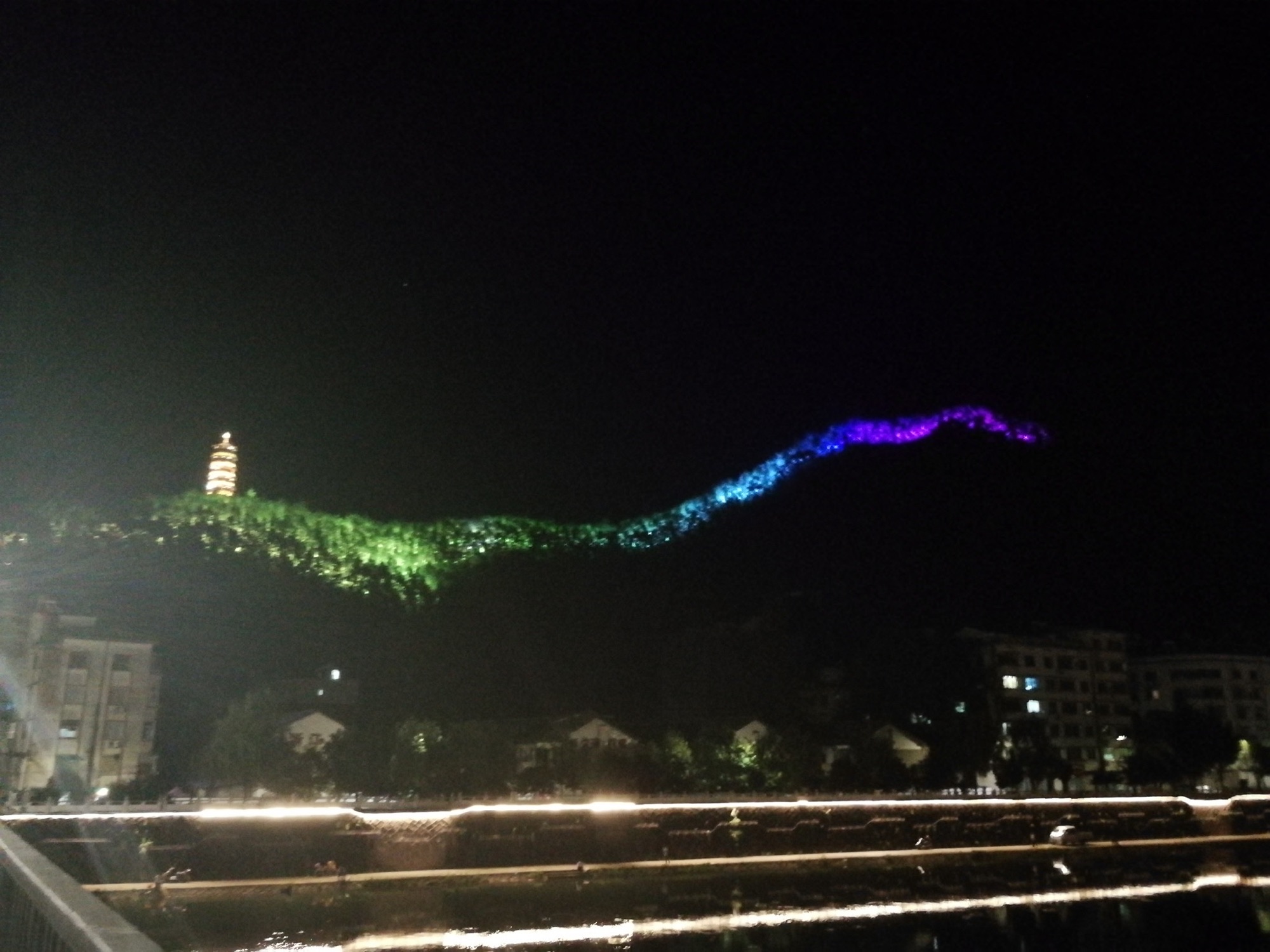 凤凰塔旅行图片 1