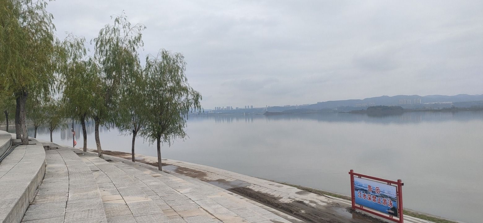郧阳区滨江公园旅行图片 3