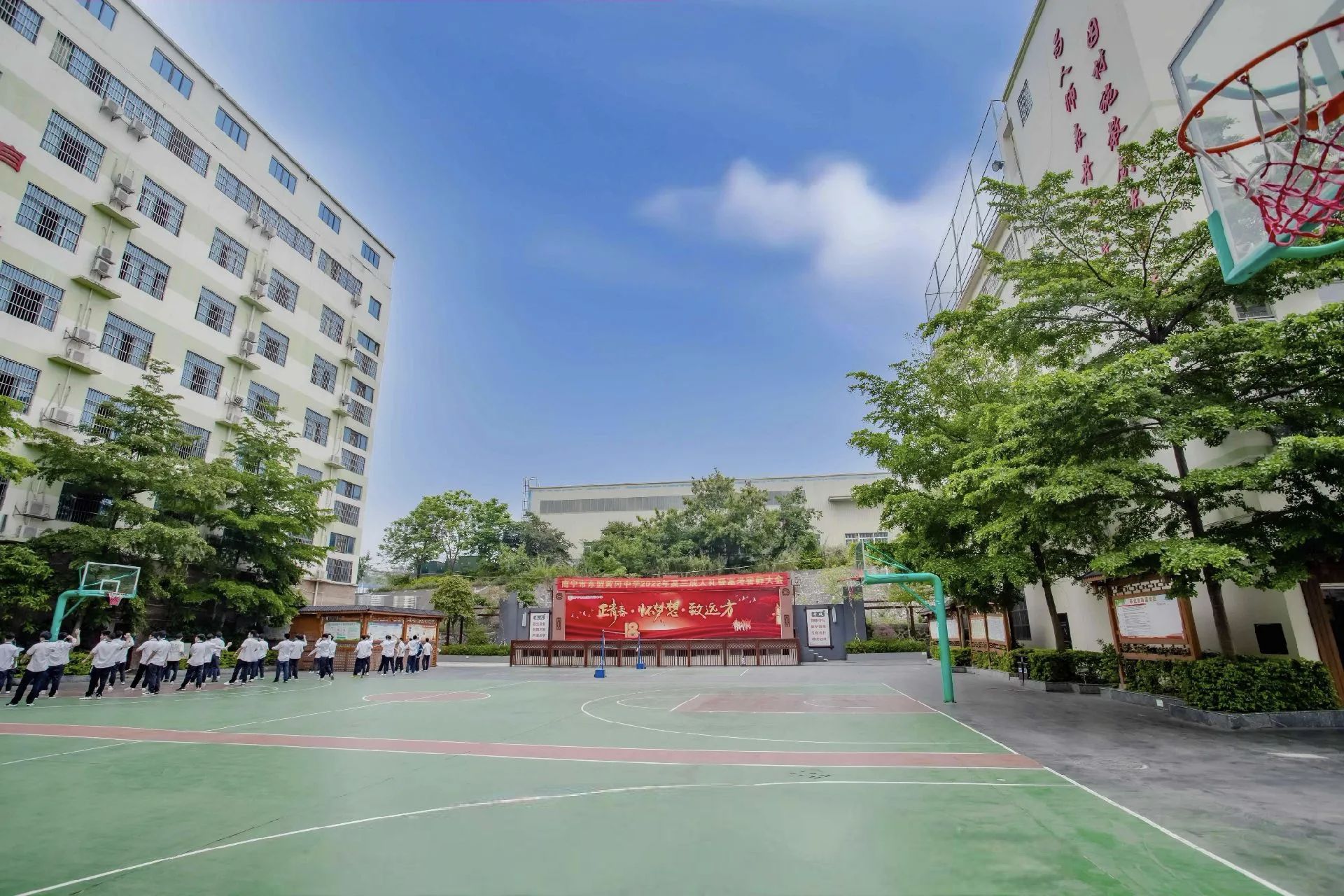 南宁市宏德高级中学