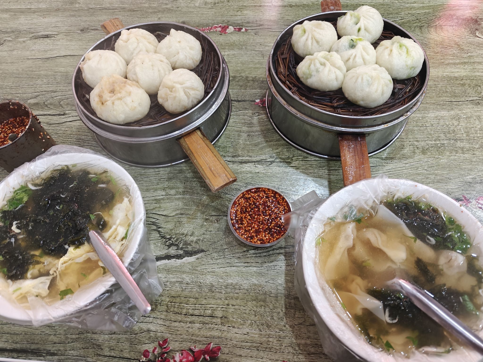 槐树凹西口小笼包内部环境