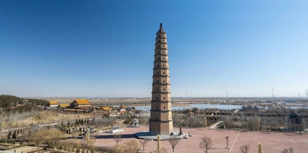 文峰塔景点图片