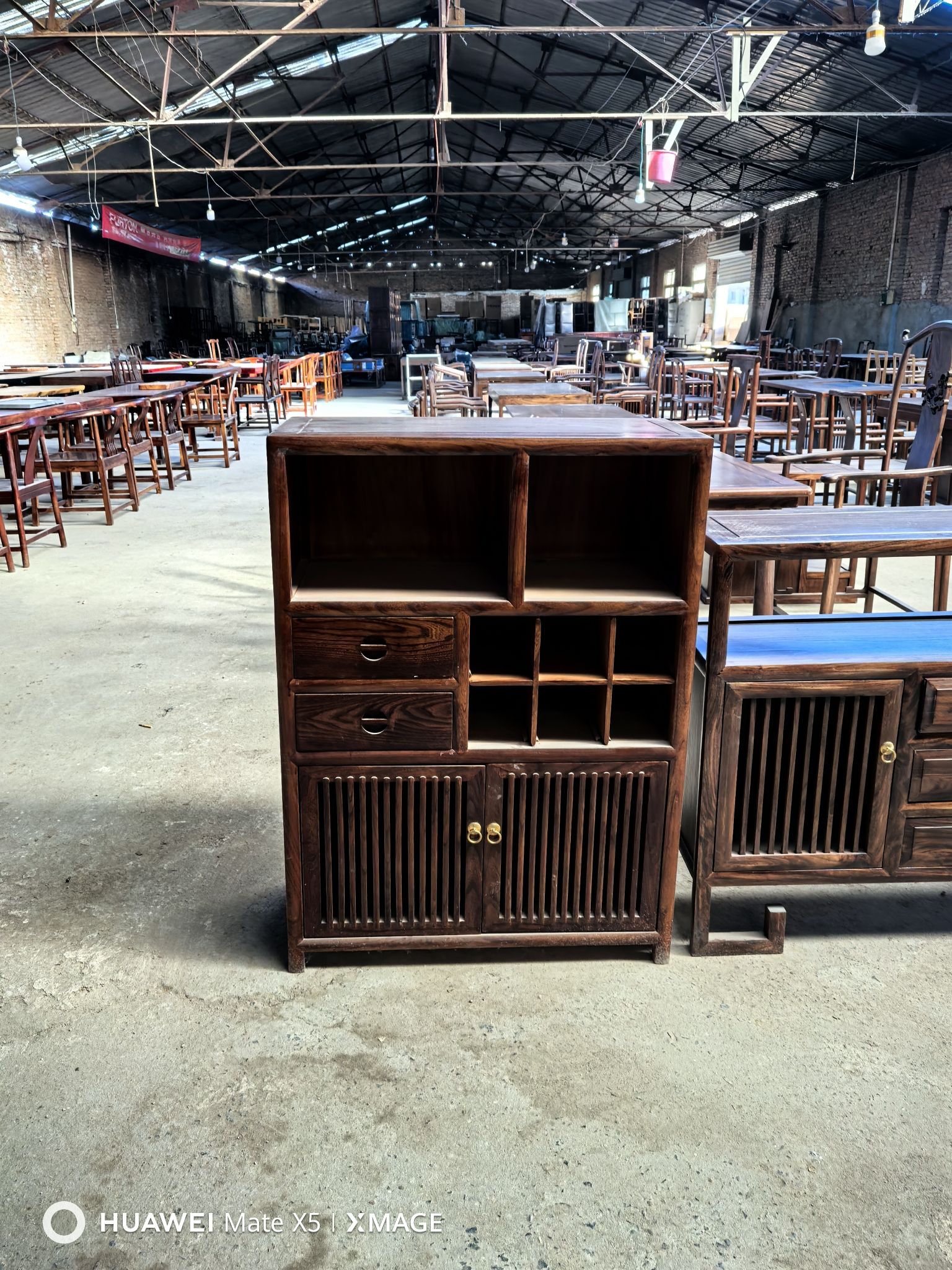 楼阁台家具市场