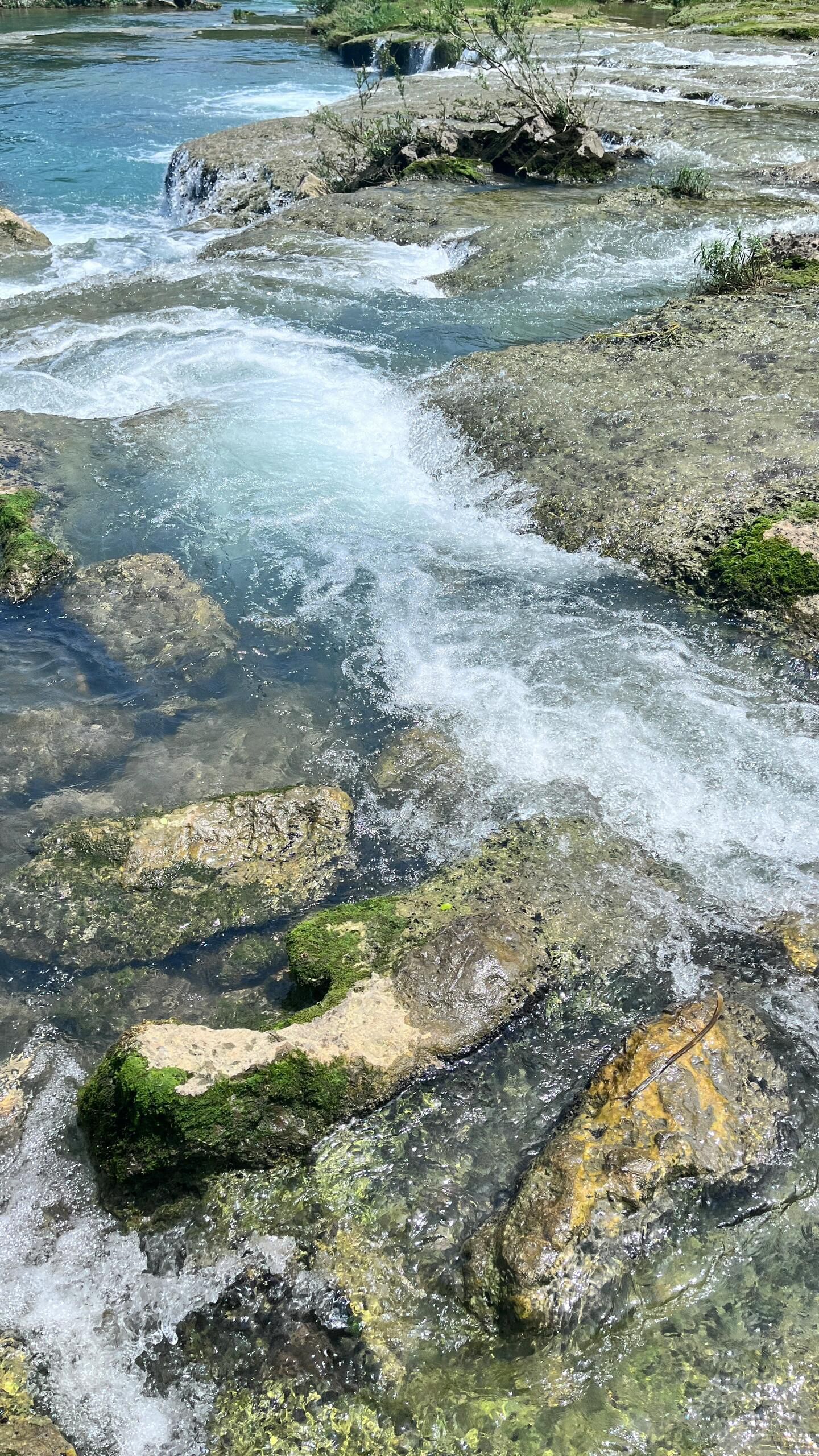 中渡响水瀑布旅行图片 1