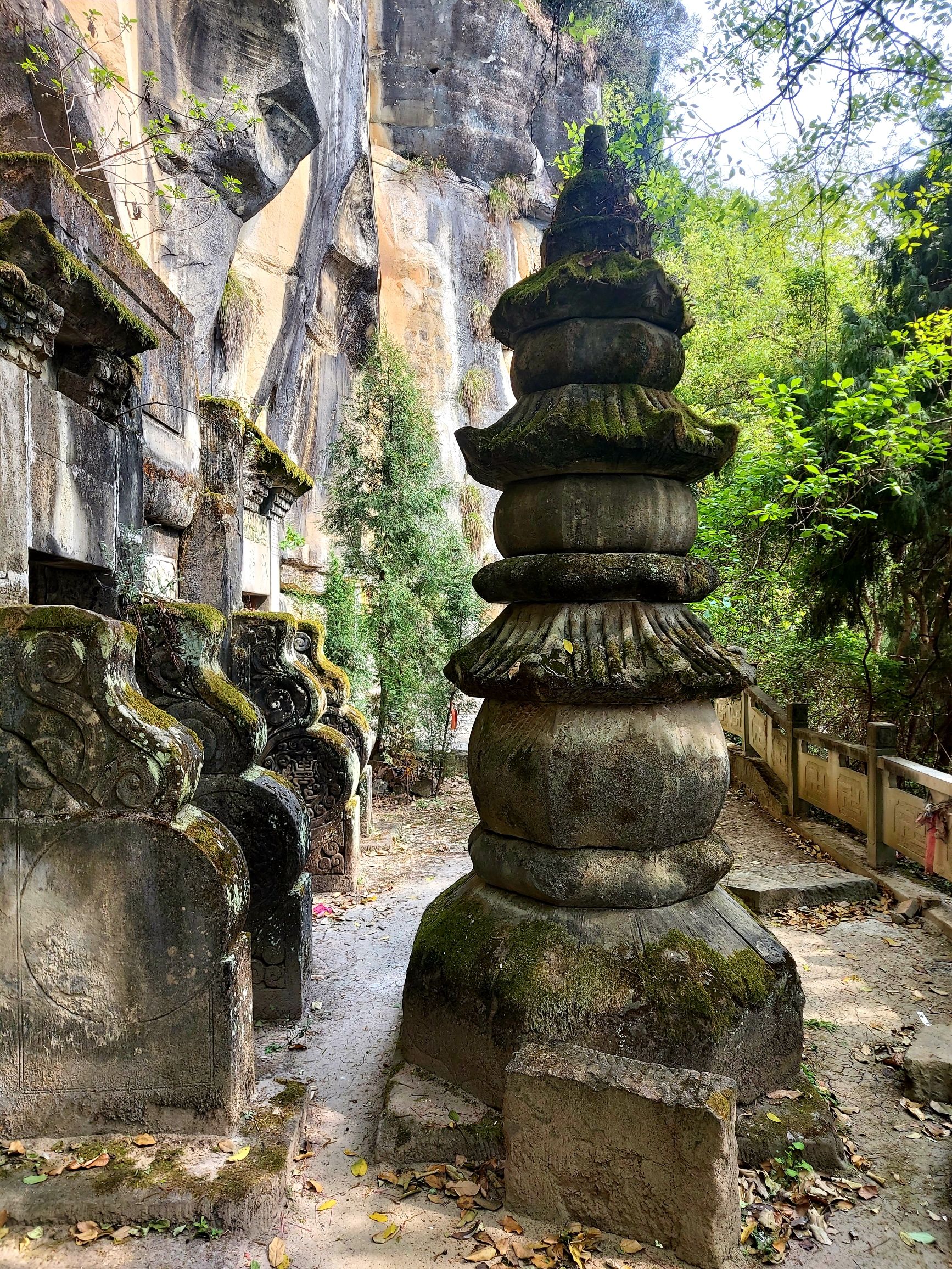 阆中市黑风山观音寺实景照片