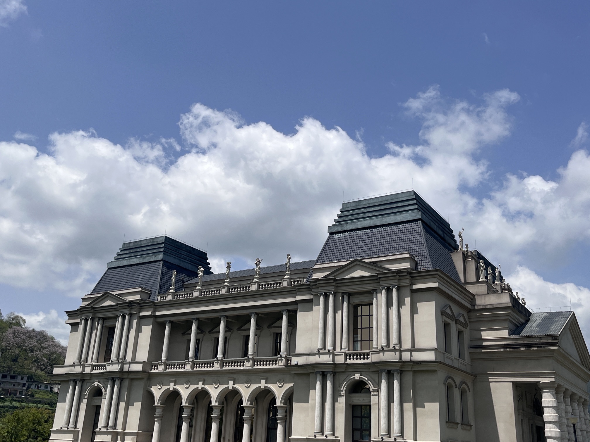 爱莉丝庄园旅行图片 1
