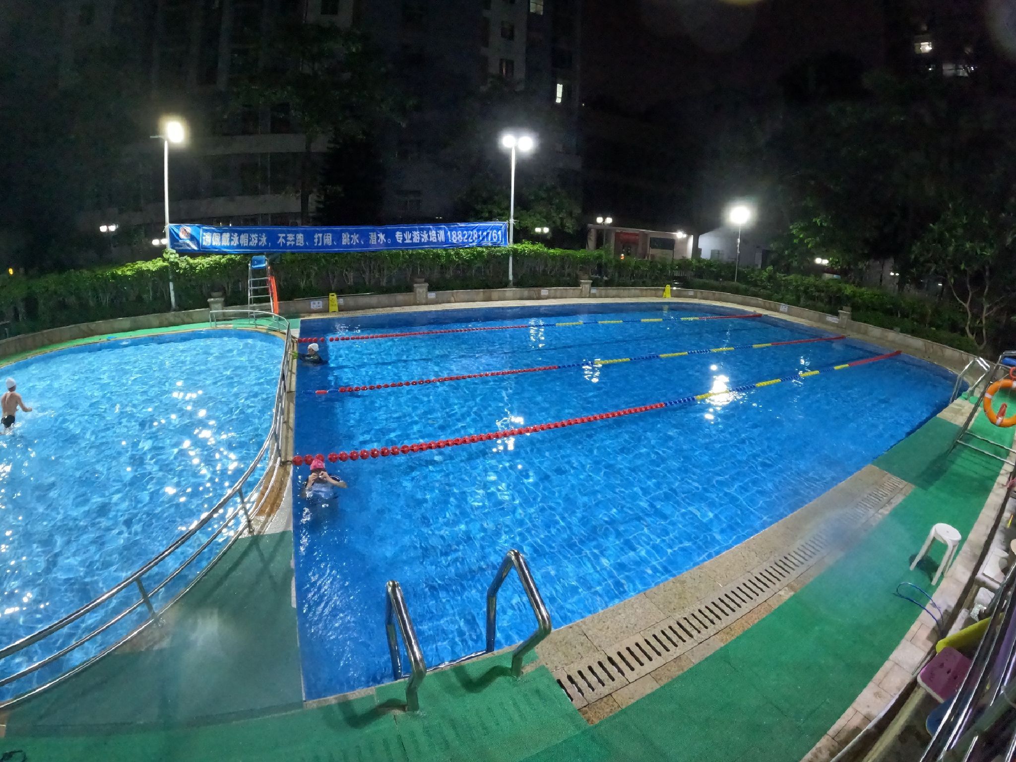 场地封面-裕盛华庭游泳池