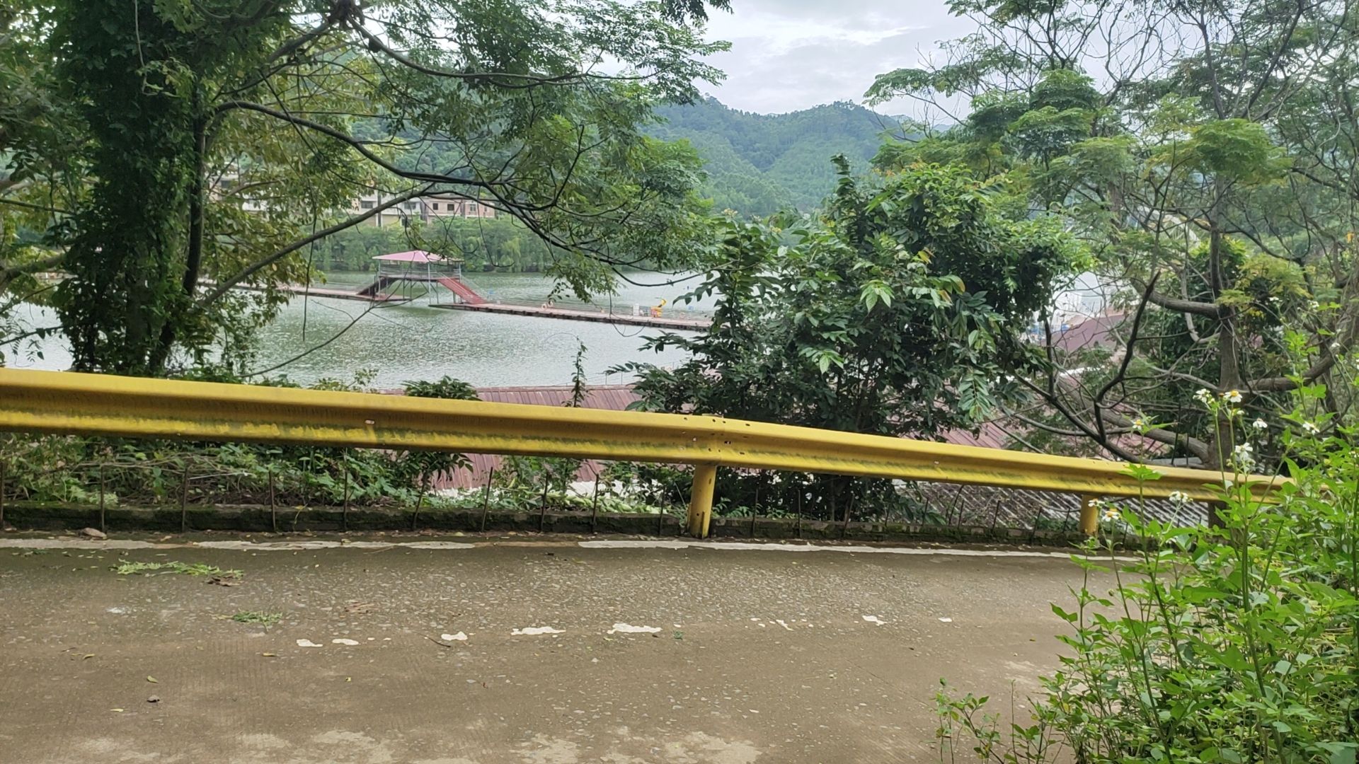 容县竹山湖欢乐谷景区旅行图片 1
