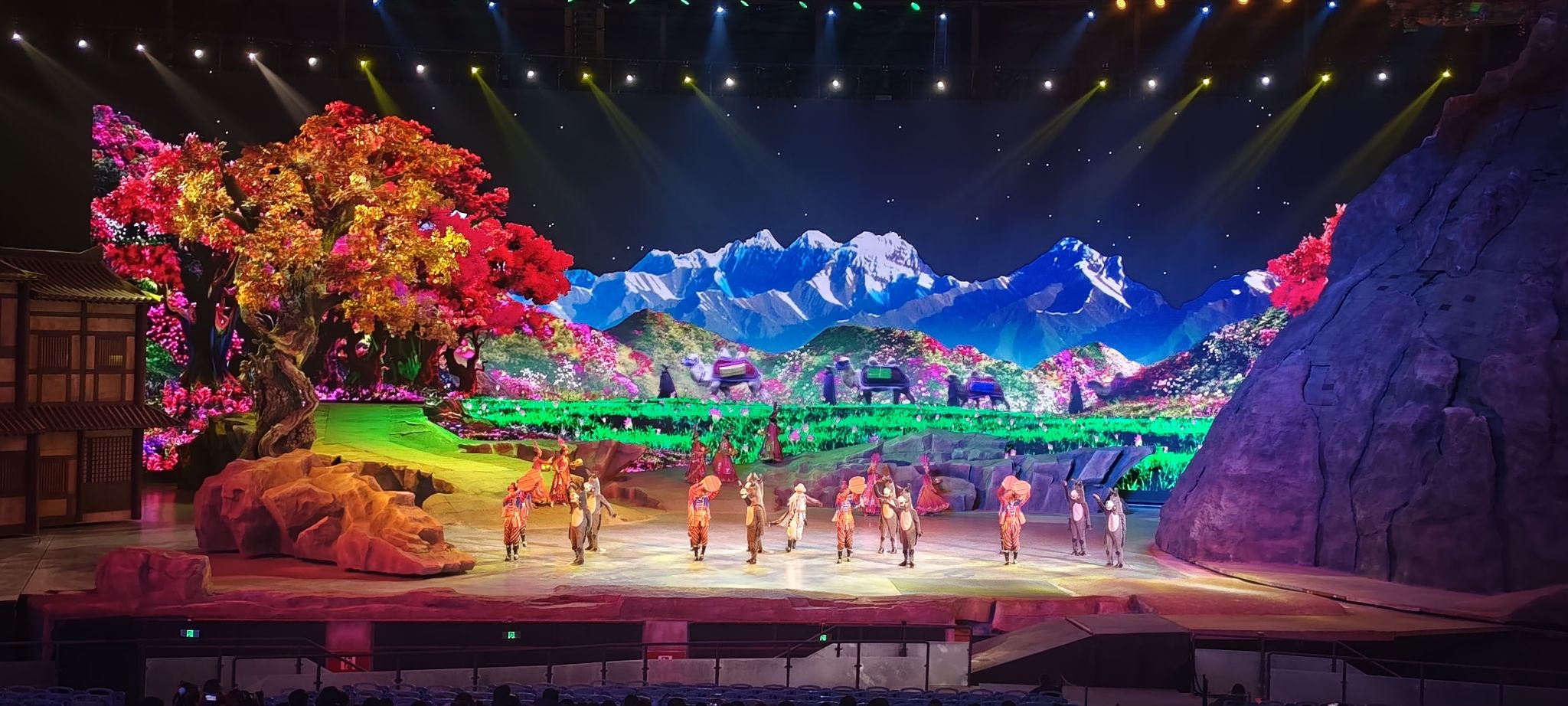 场地封面-西安华夏文旅大剧院