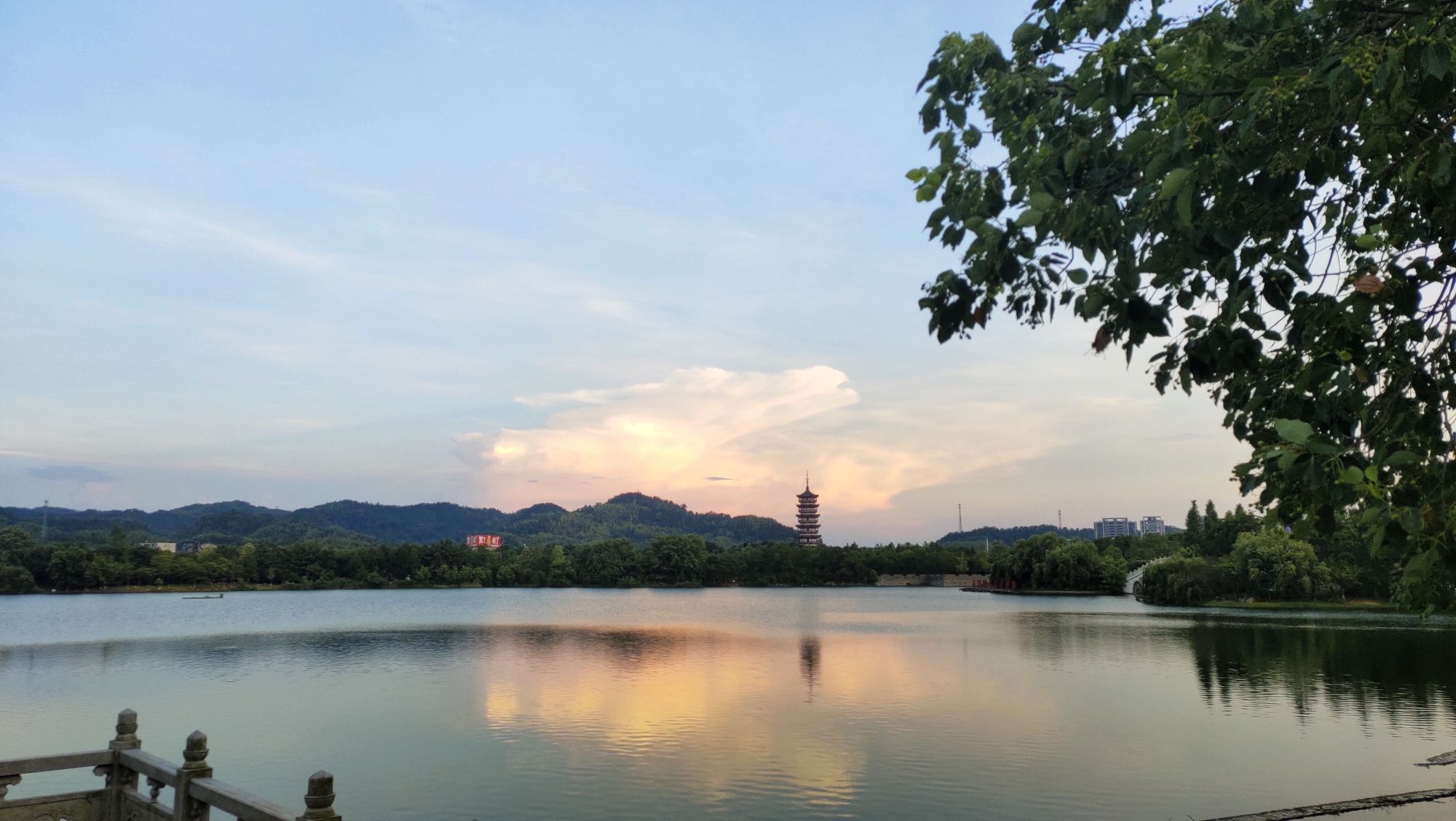 白云湖广场旅行图片 1