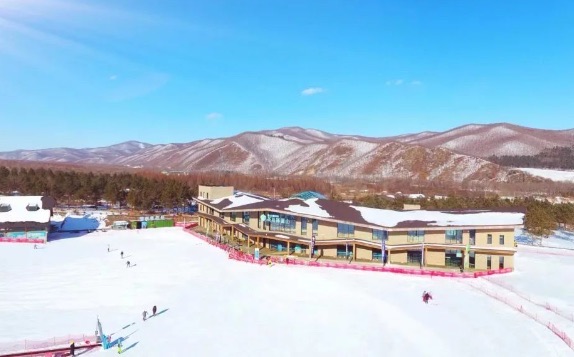圣洁摇篮山滑雪旅游度假地