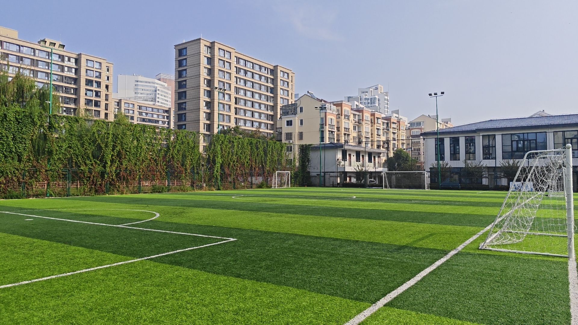 场地封面-琦逸足球公园