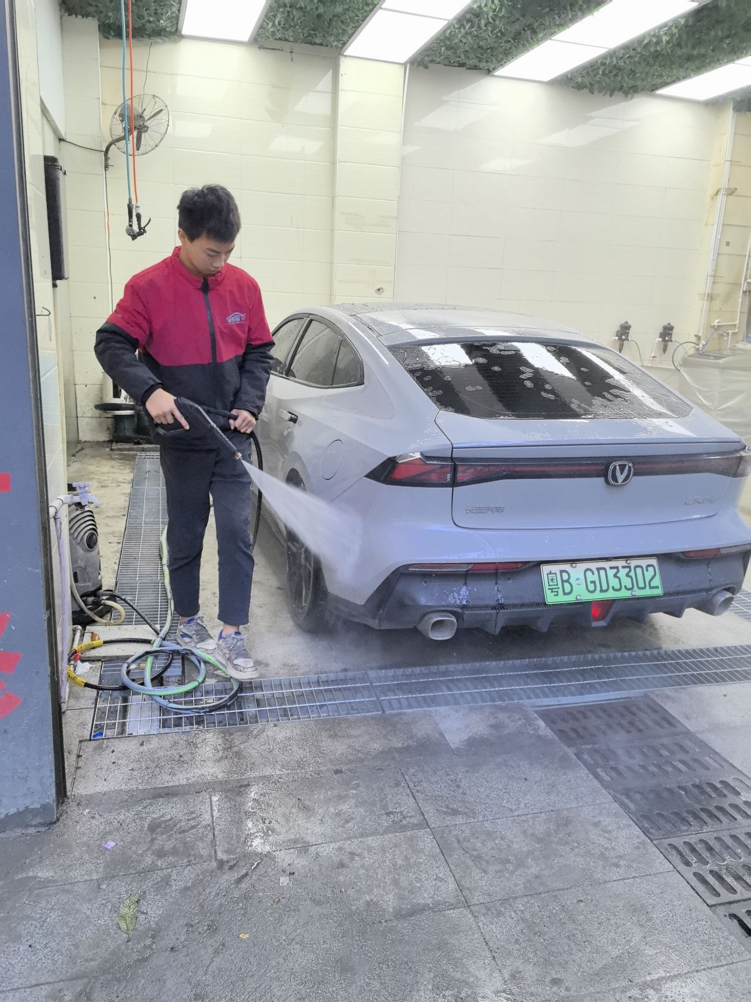 万嘉车道兴万众汽车维修美容中心