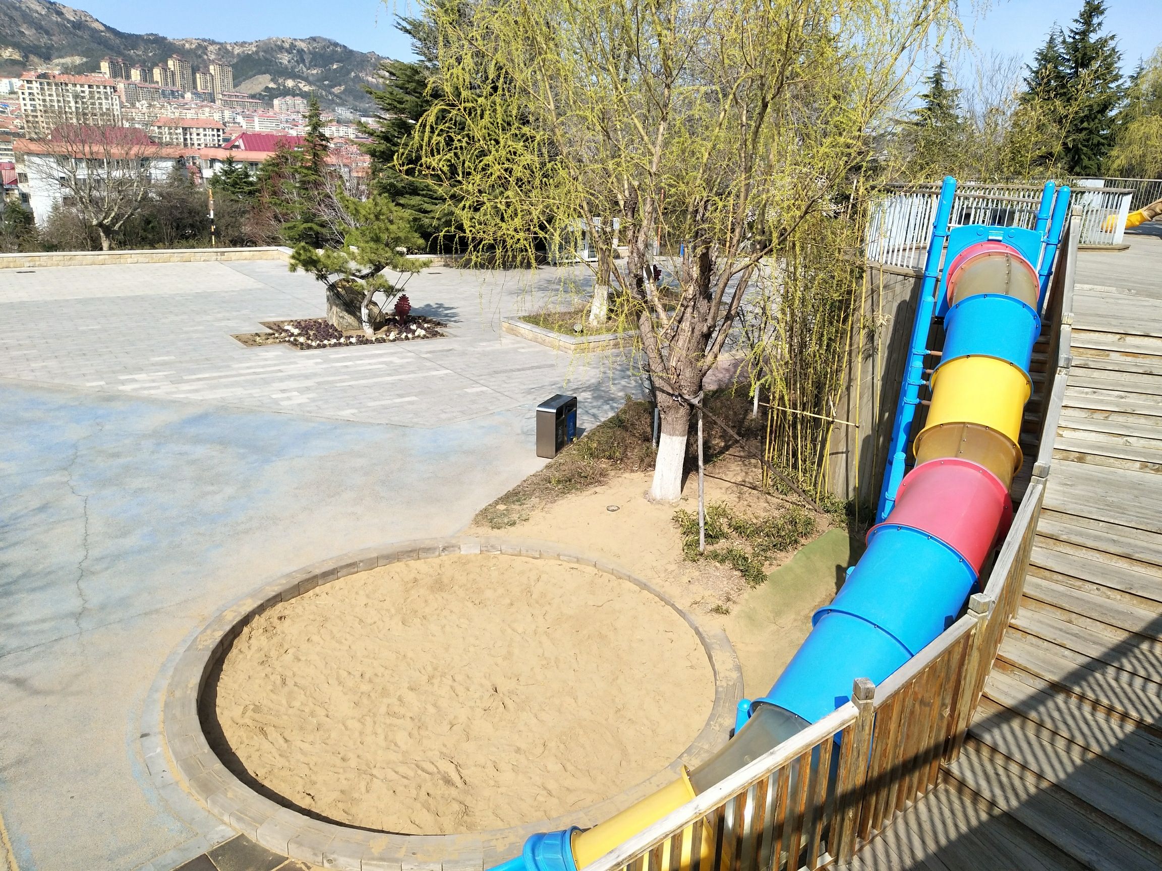 环翠楼室外儿童游乐场