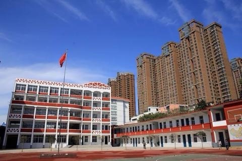 信阳市胜利路学校