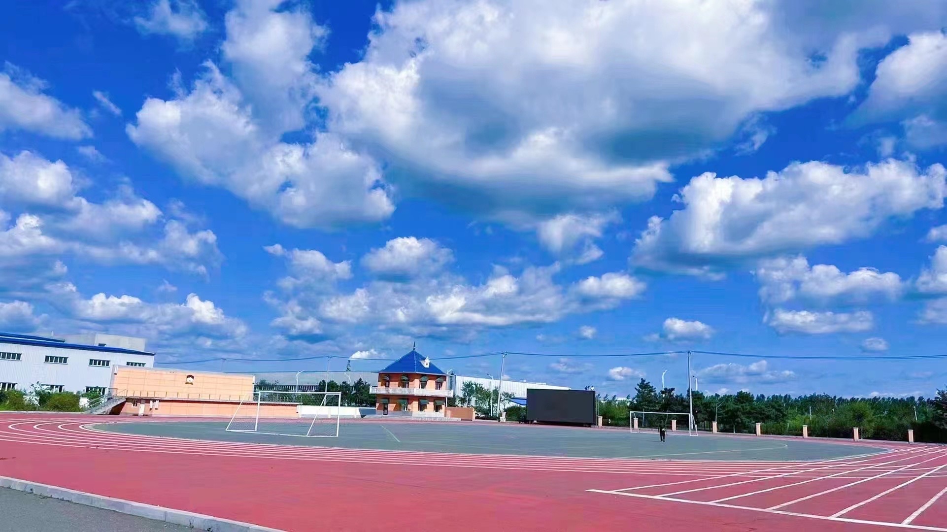 铁岭市枫树岭实验学校