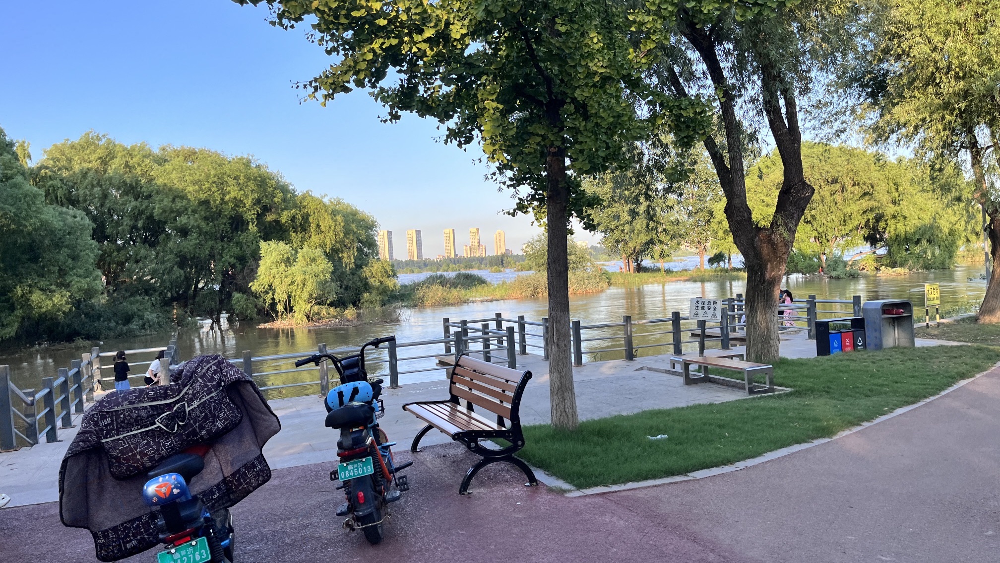 读书廊广场旅行图片 3
