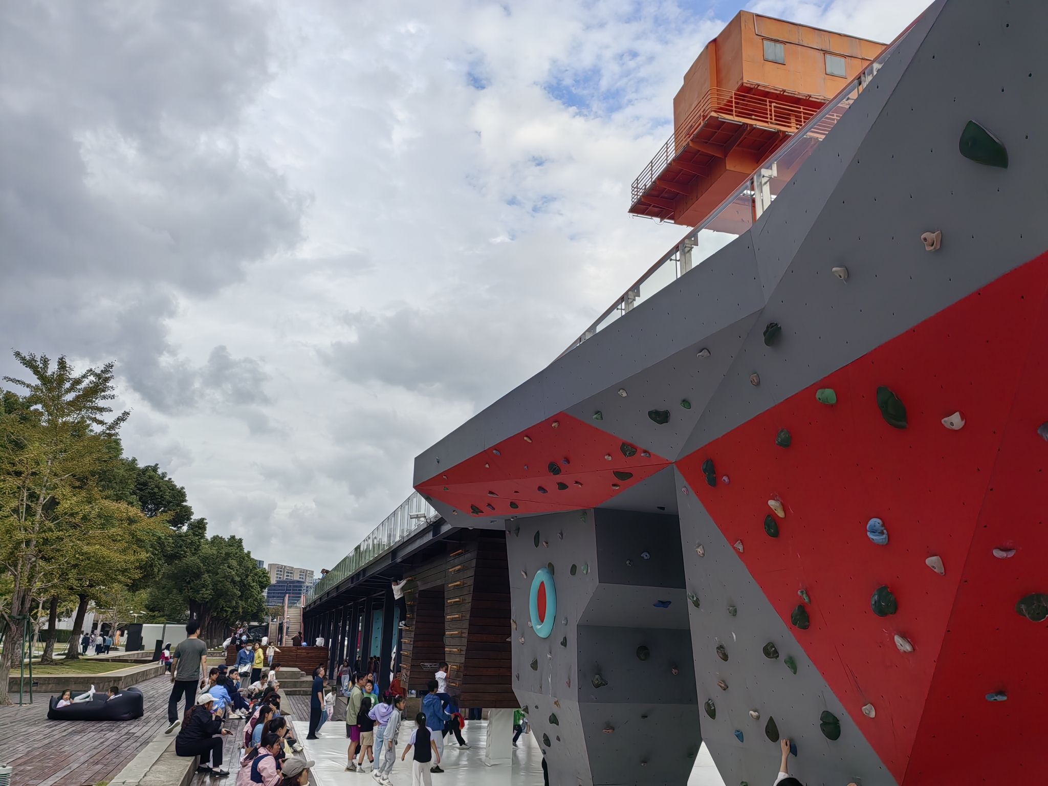 场地封面-徐汇滨江攀岩墙(暂停营业)
