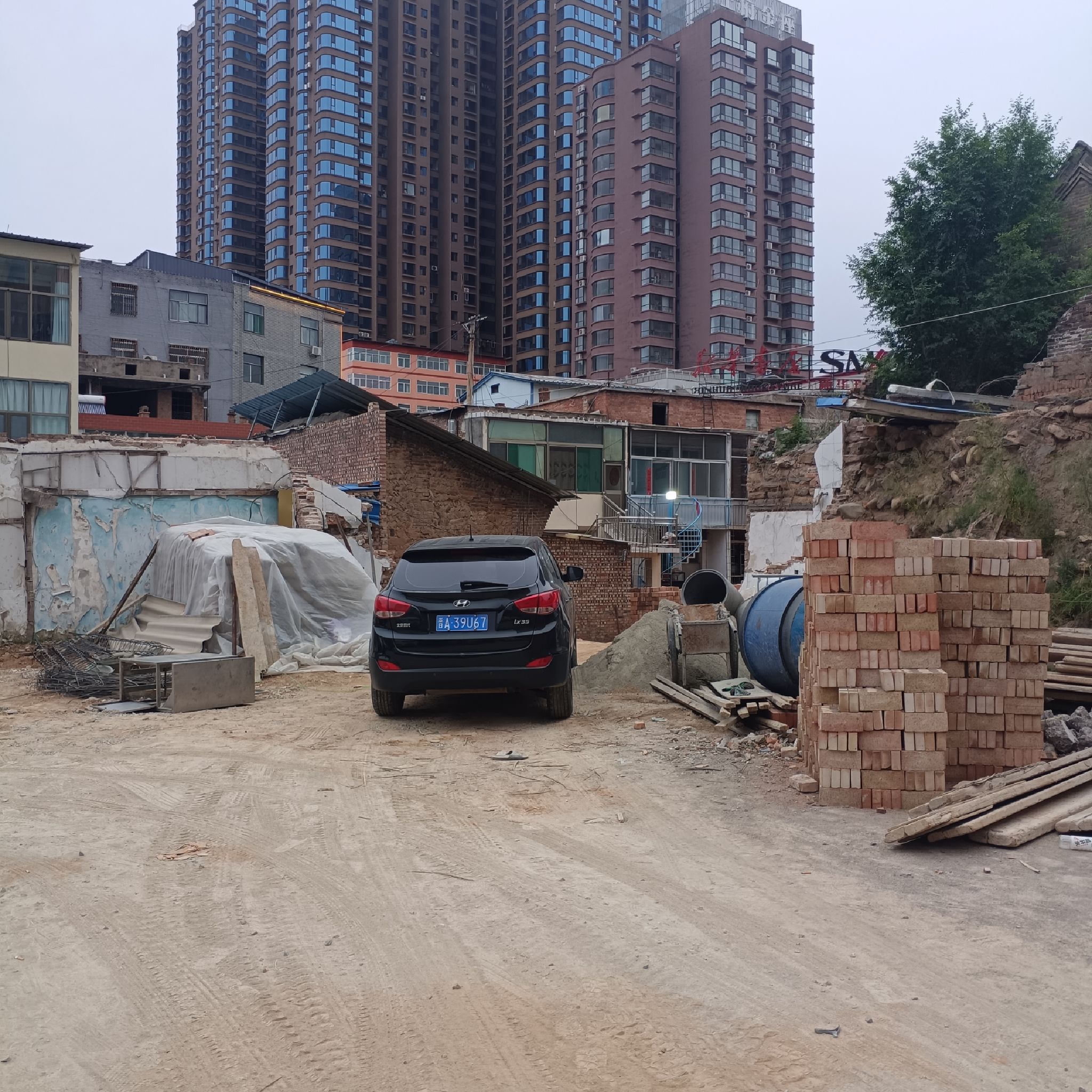 临县市民广场旅行图片 1