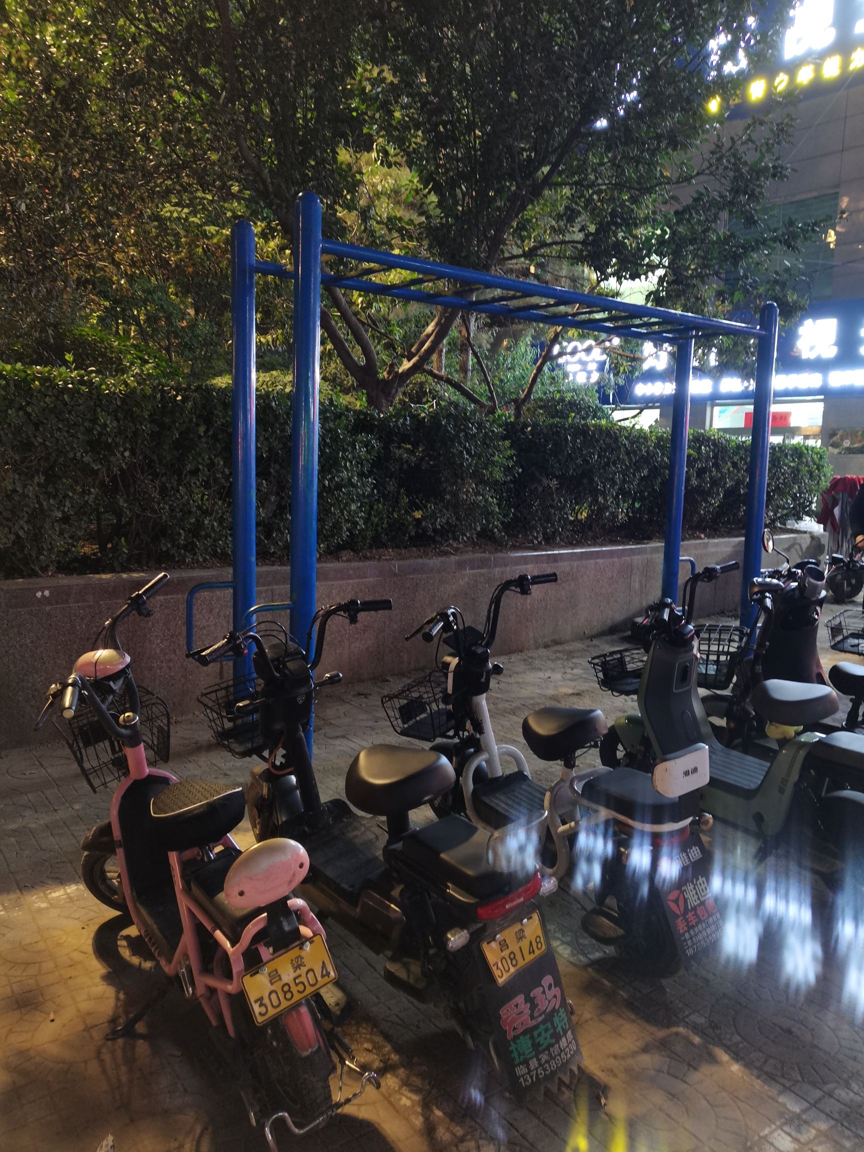 临县市民广场旅行图片 1