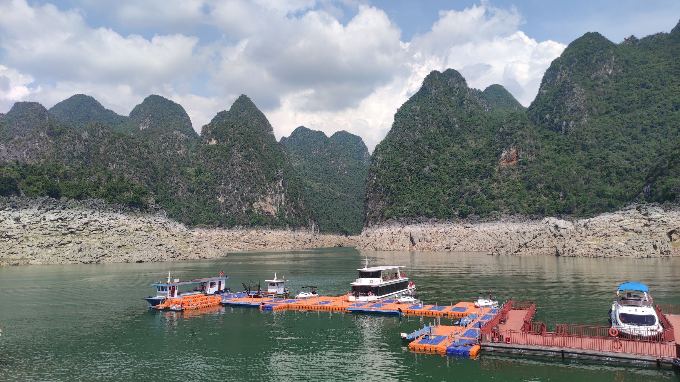 万峰湖景区旅游码头