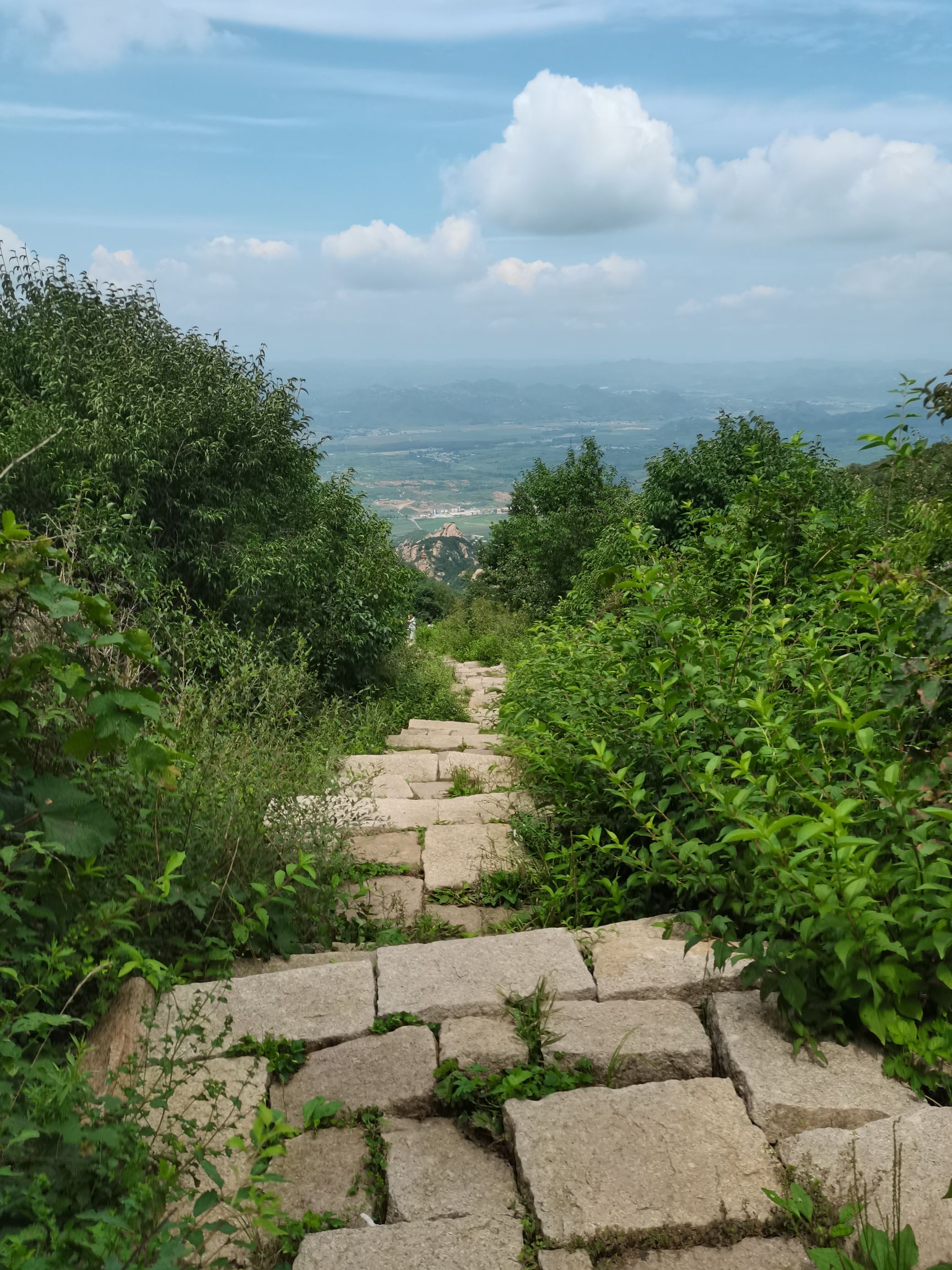 虹螺山