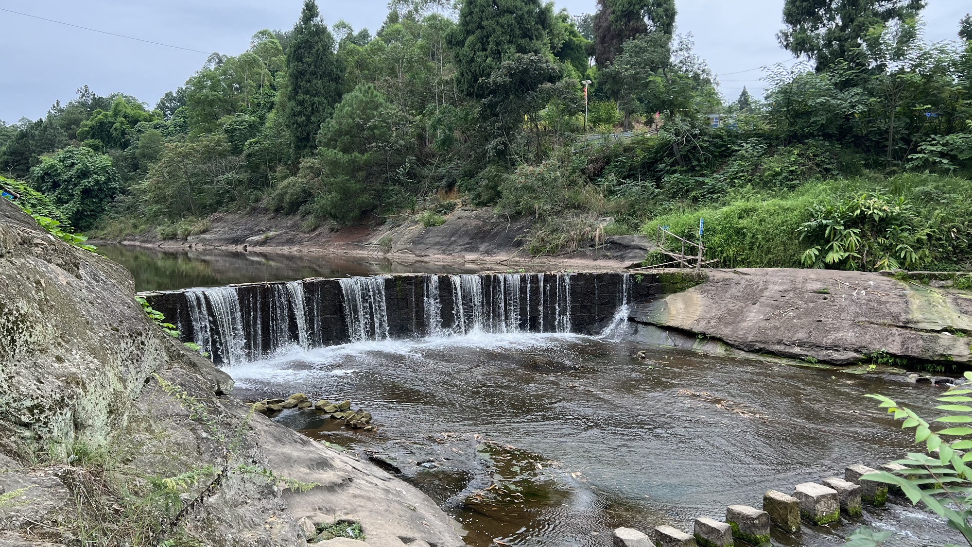 宝飞小三峡旅行图片 1