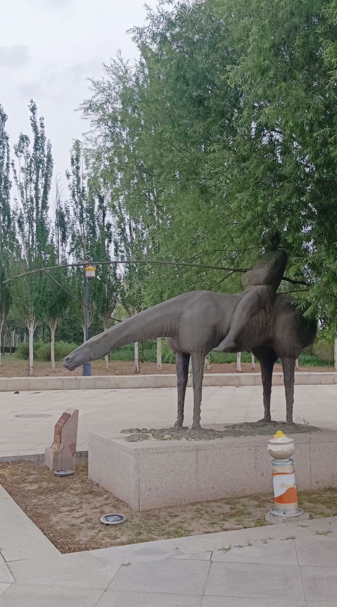 乌兰木伦石窟旅行图片 3