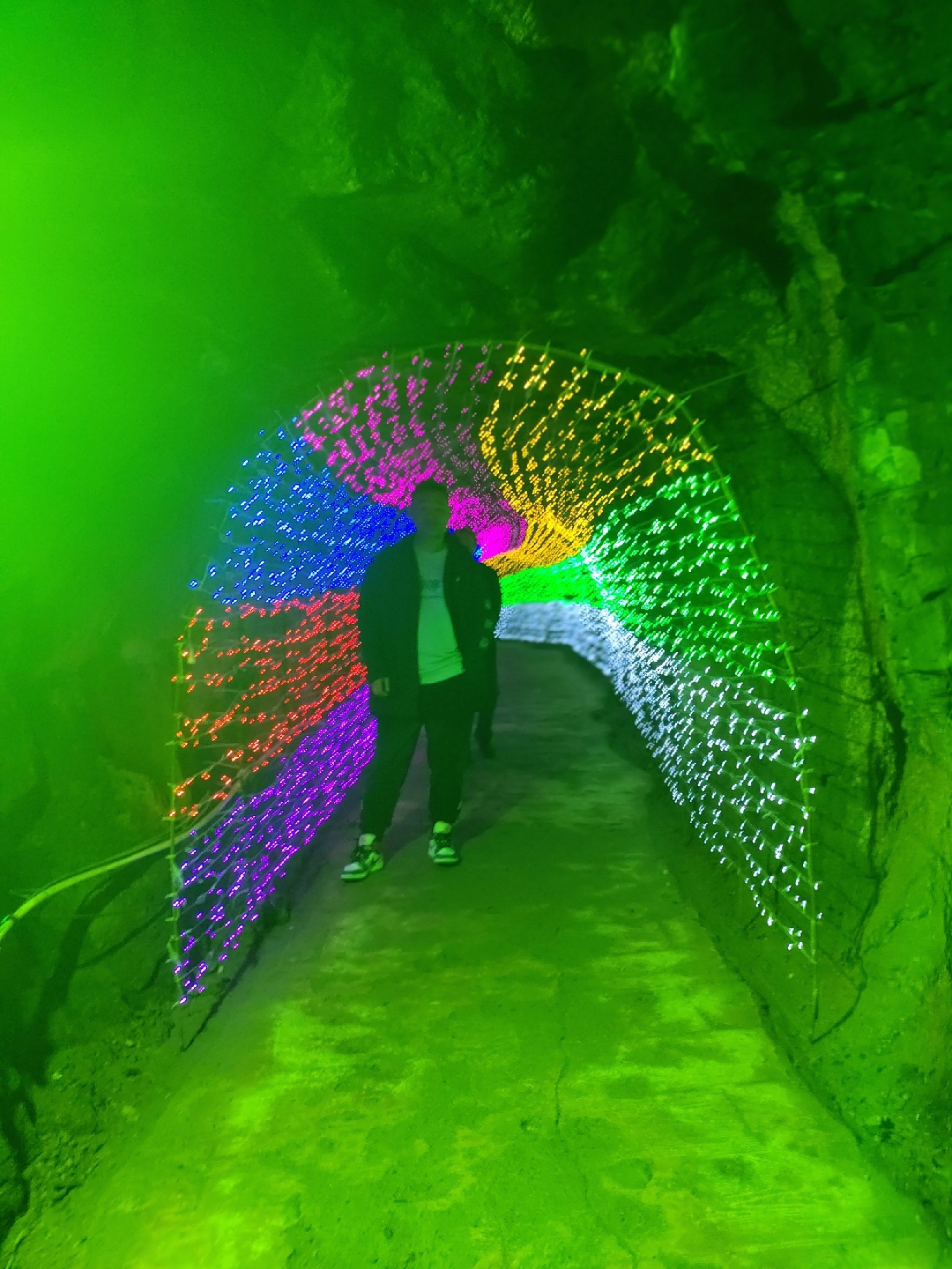 金秘洞旅行图片 1