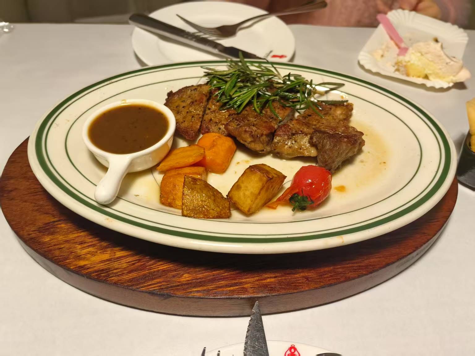 依索比亚中西餐厅(衡阳南方大厦店)