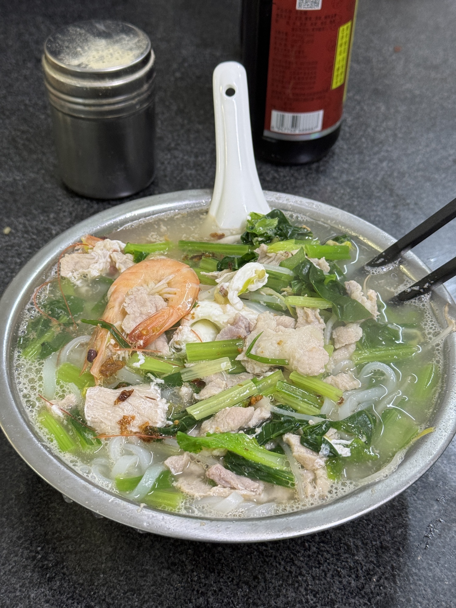 蔡记抱罗粉砂锅面(向荣店)