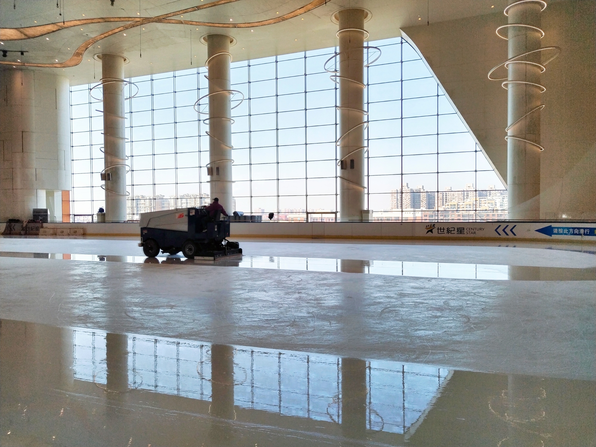 场地封面-世纪星滑冰俱乐部(万象城店)