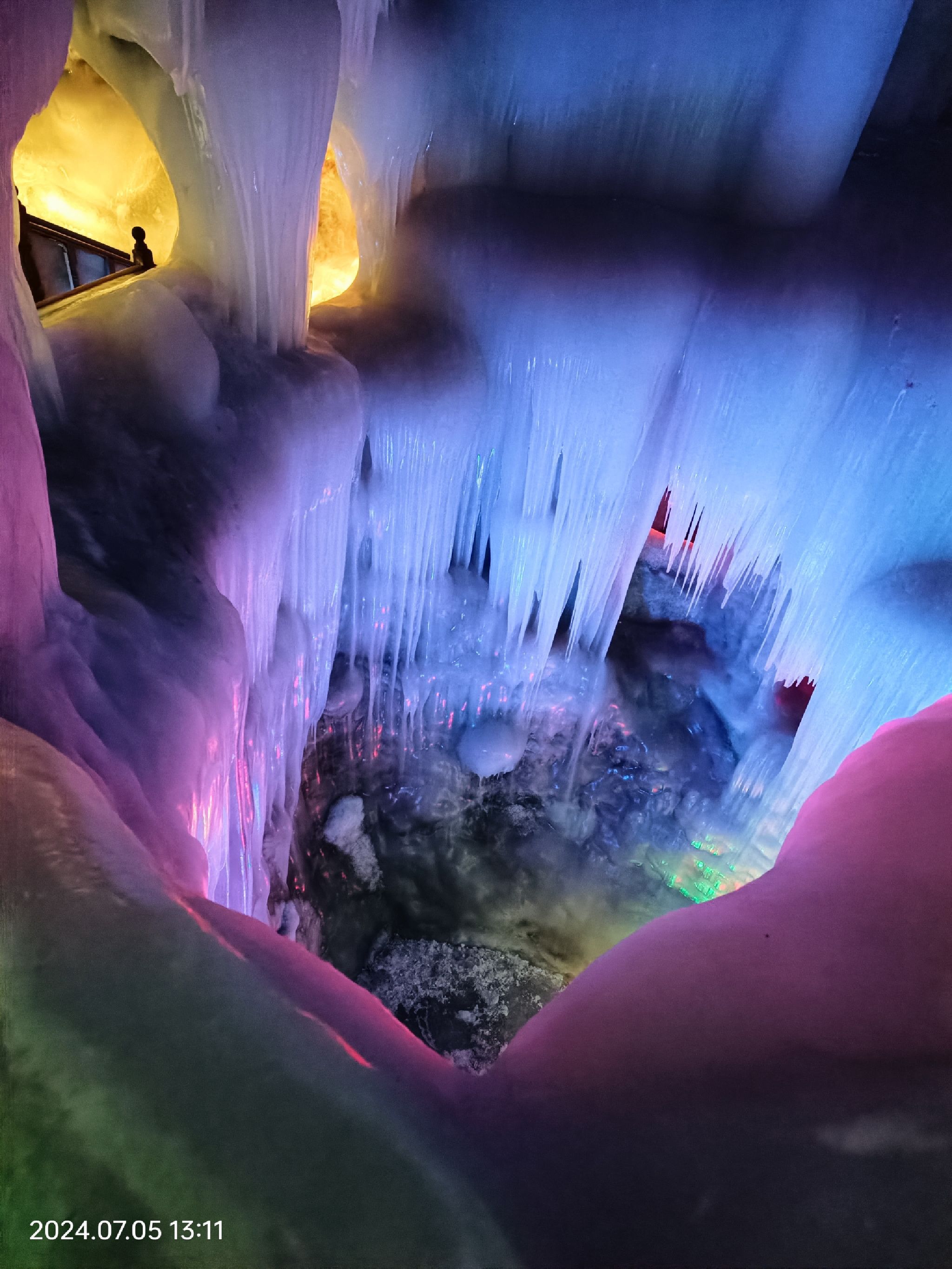 芦芽山馒头山亿年溶洞玻璃栈道风景区旅行图片 1