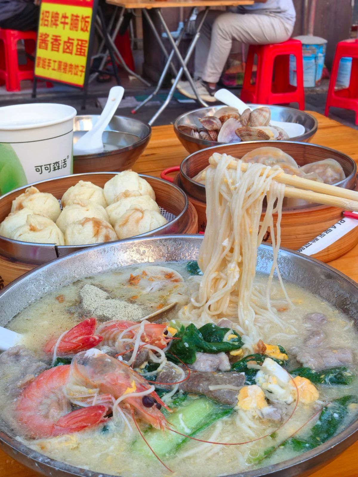 万宁特色快餐美食园(金城苑店)