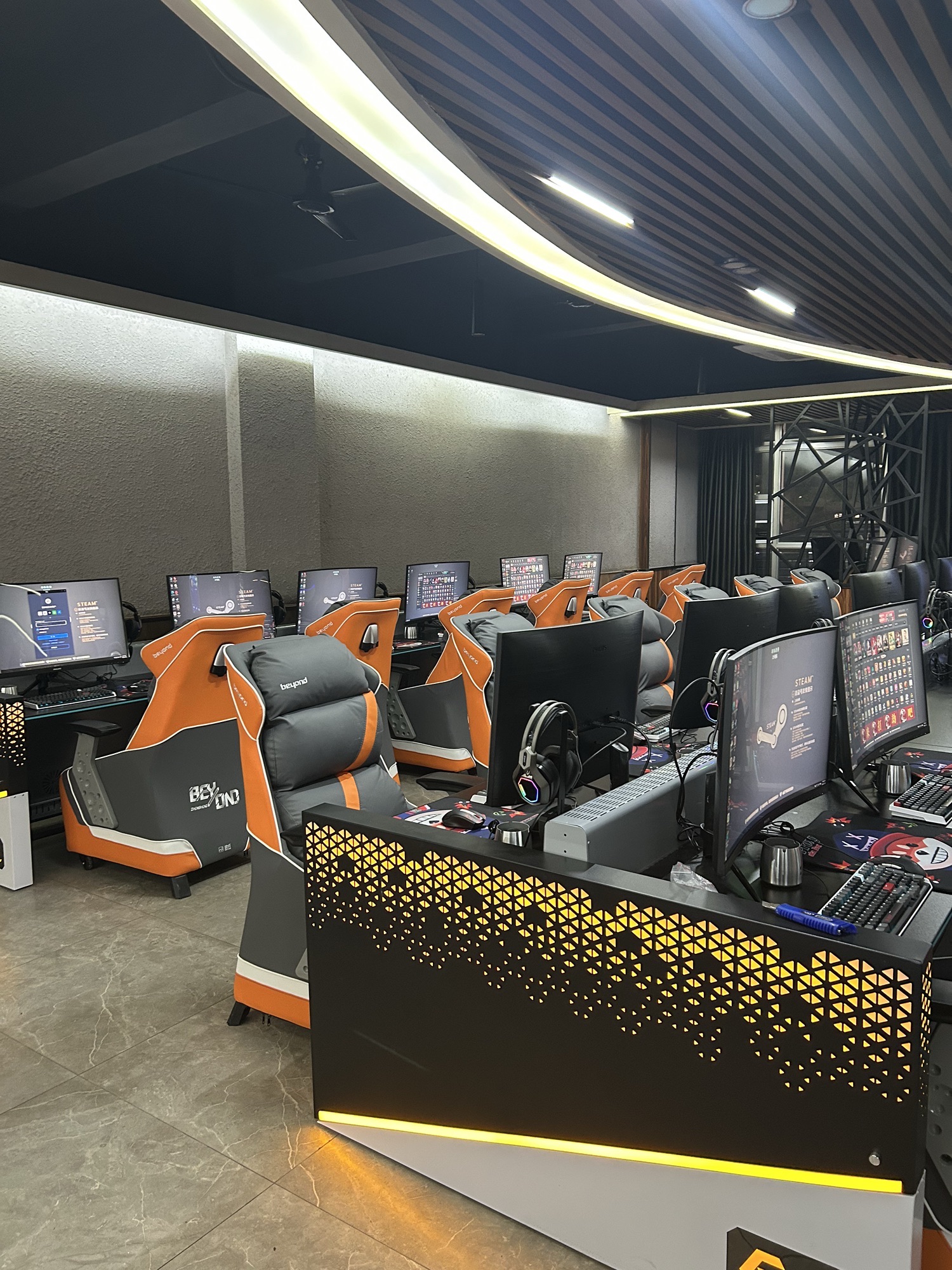 趣尚网咖(东风四路店)