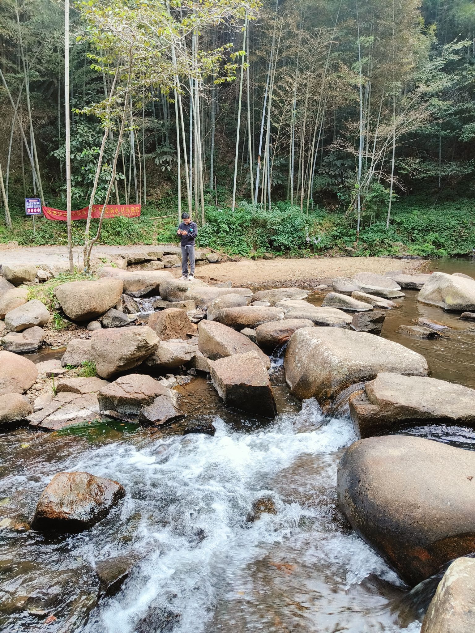东江源瀑布旅行图片 1
