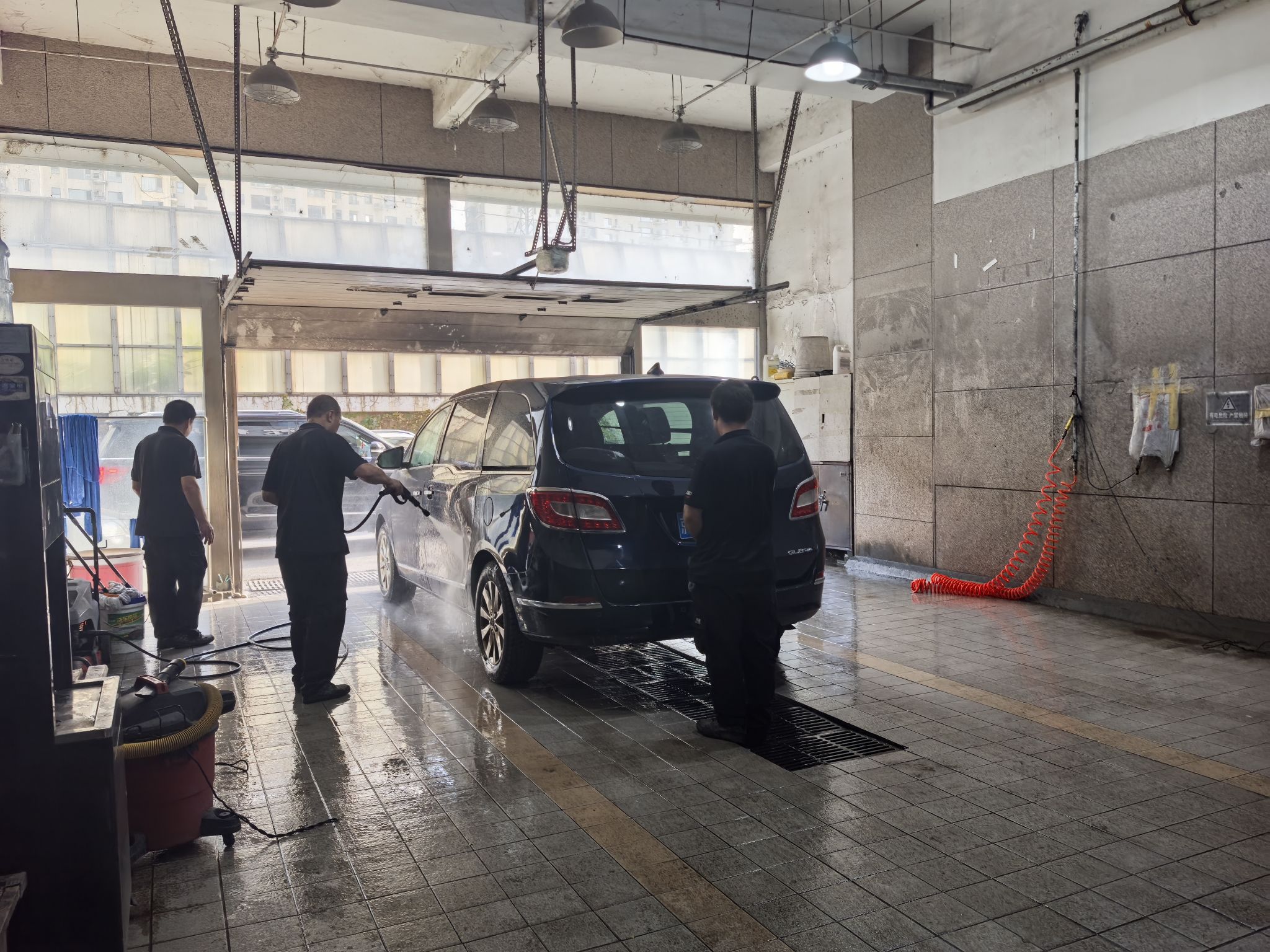 北京天鸿宝利汽车服务有限责任公司(一驰汽修莲花桥店)