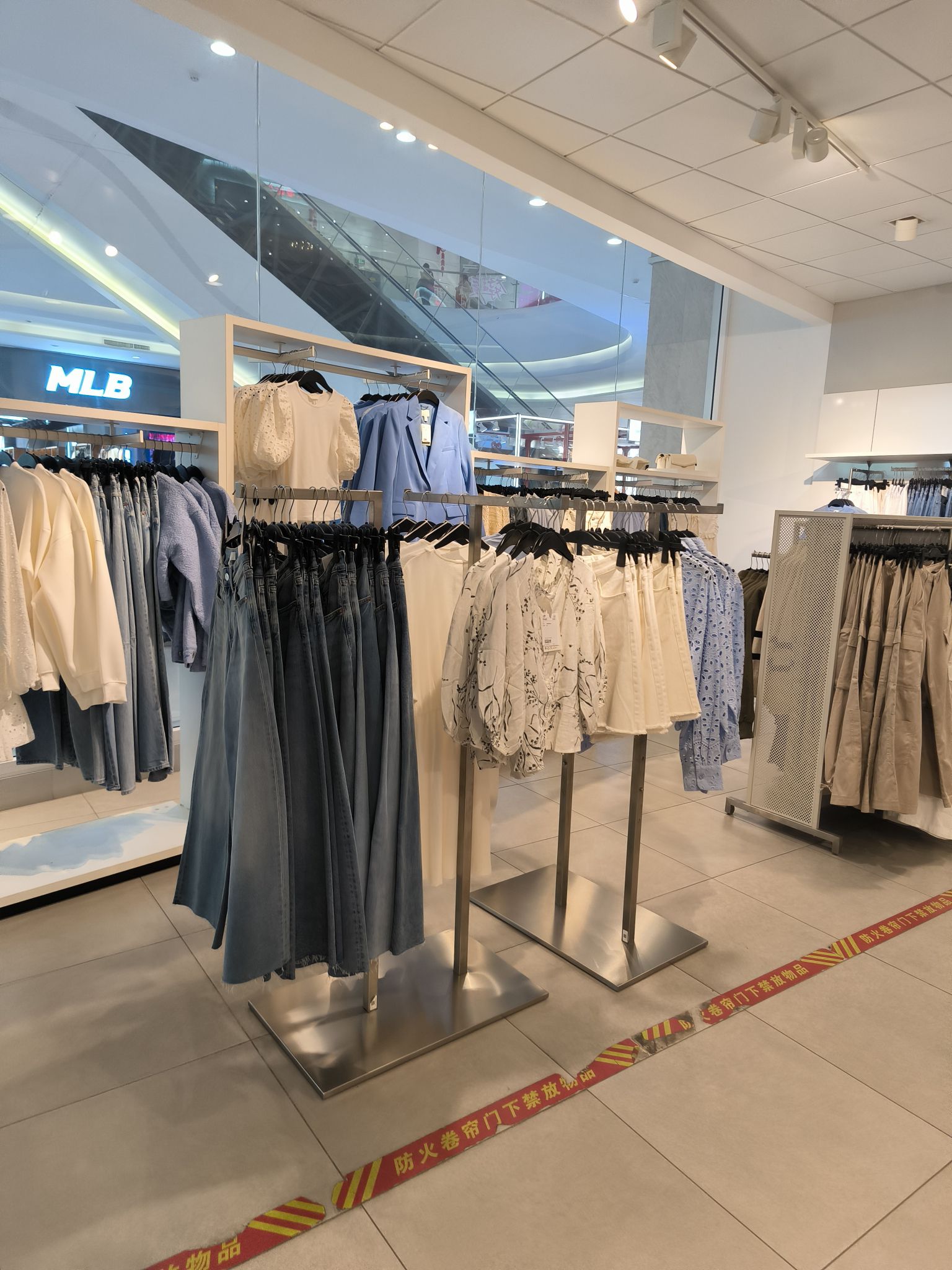 H&M(和安·宁春城店)