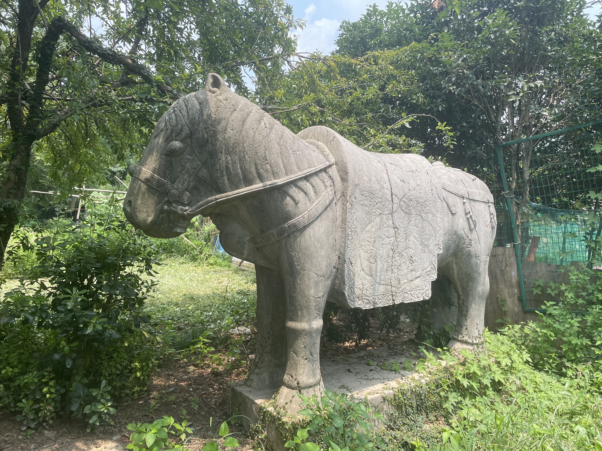 吉山失考石刻旅行图片 3