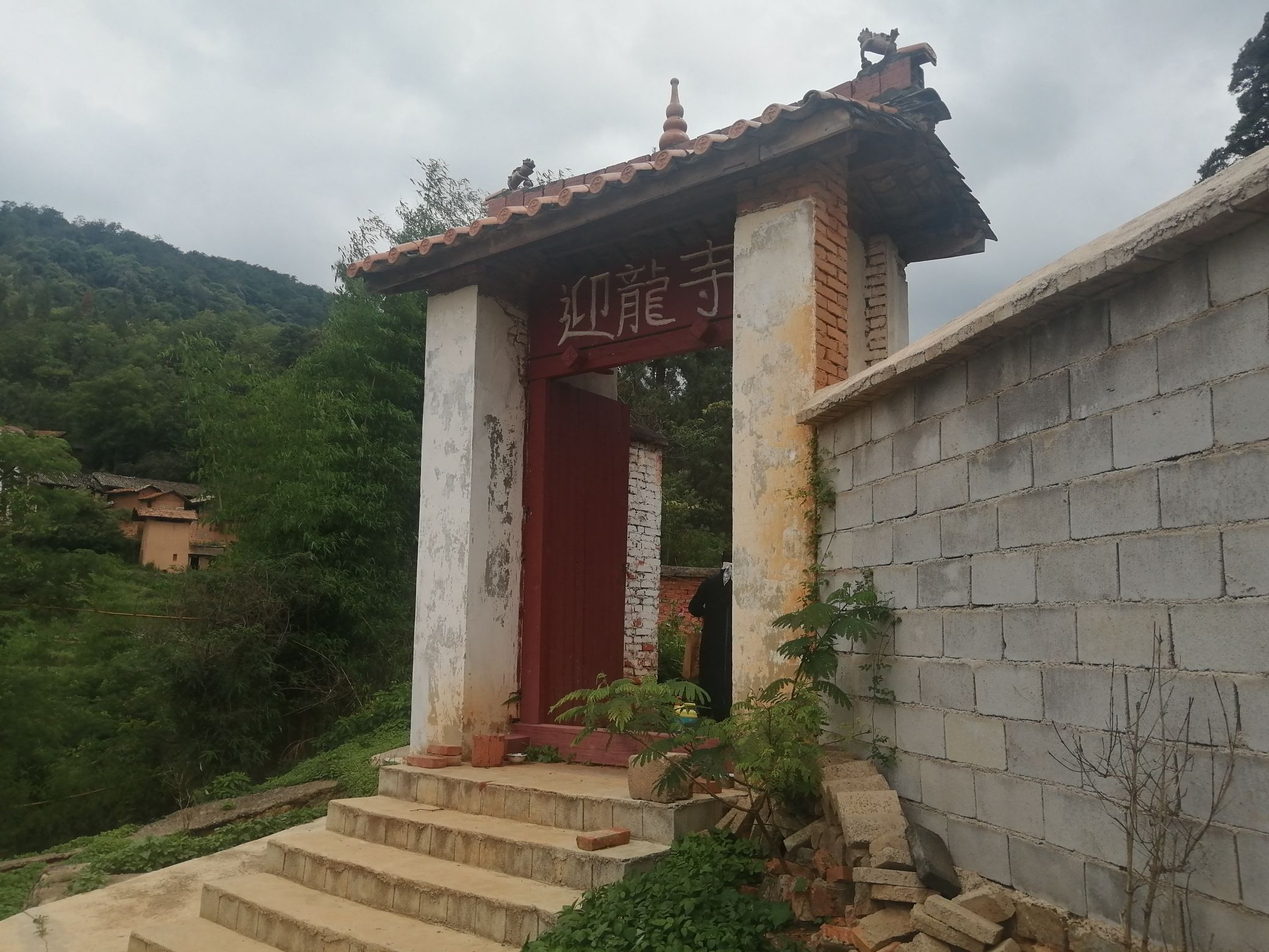 母格寺实景照片