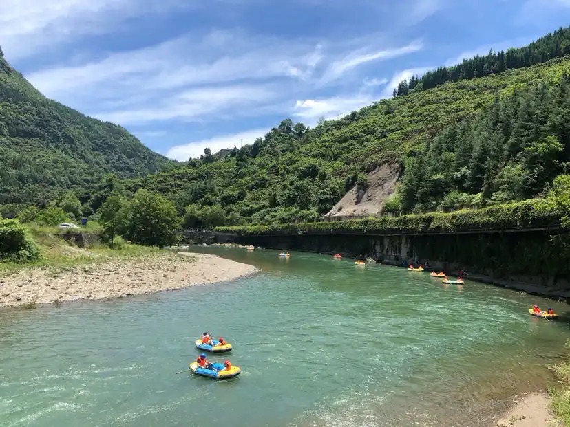 南江大峡谷漂流