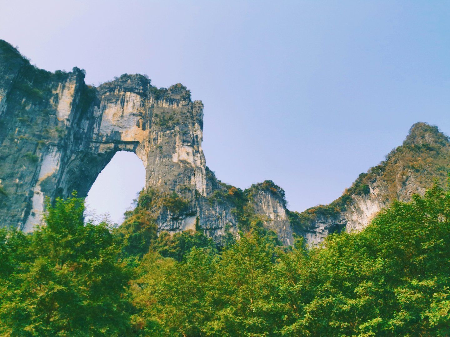 穿岩旅行图片 1