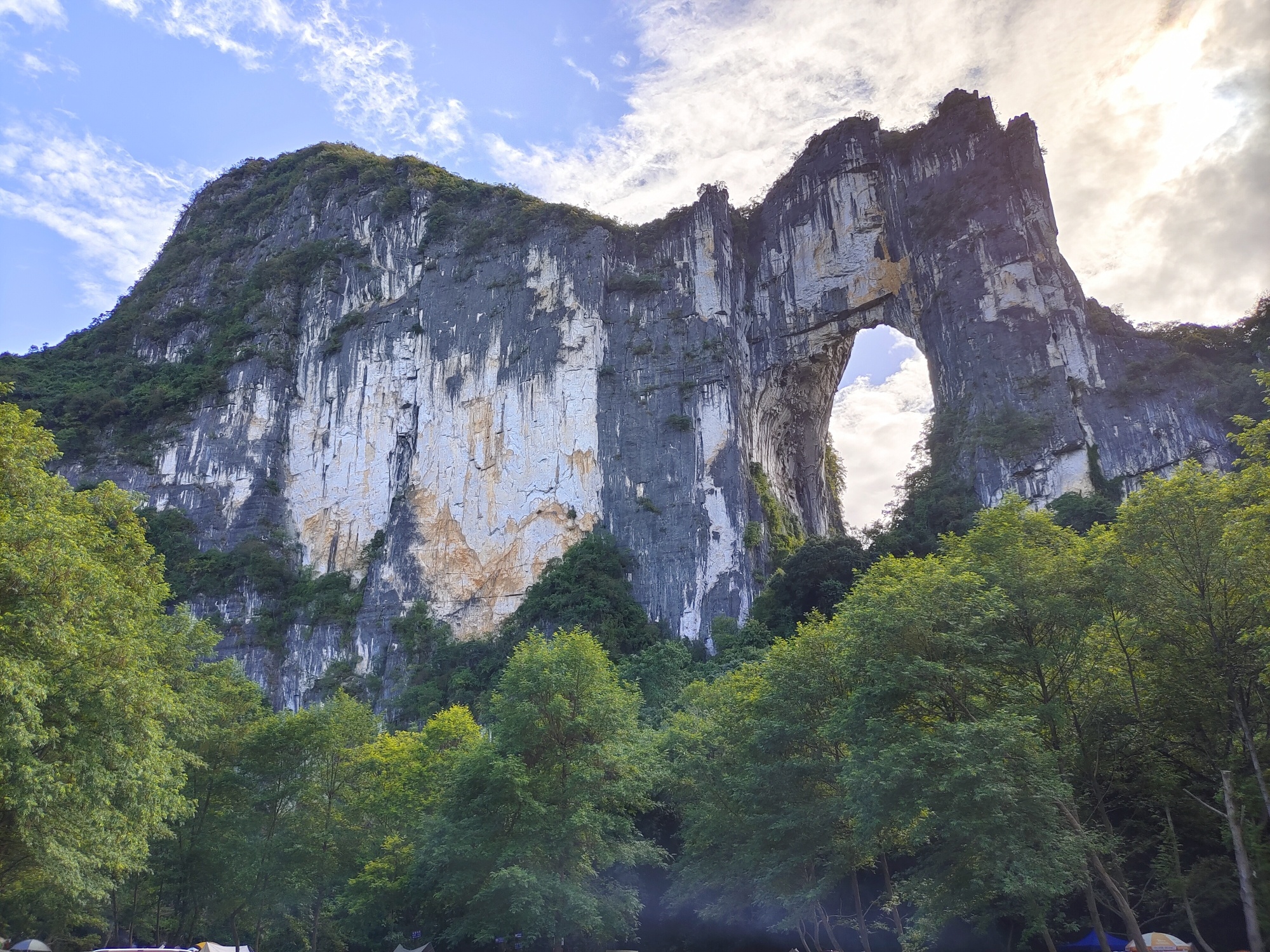 穿岩旅行图片 2