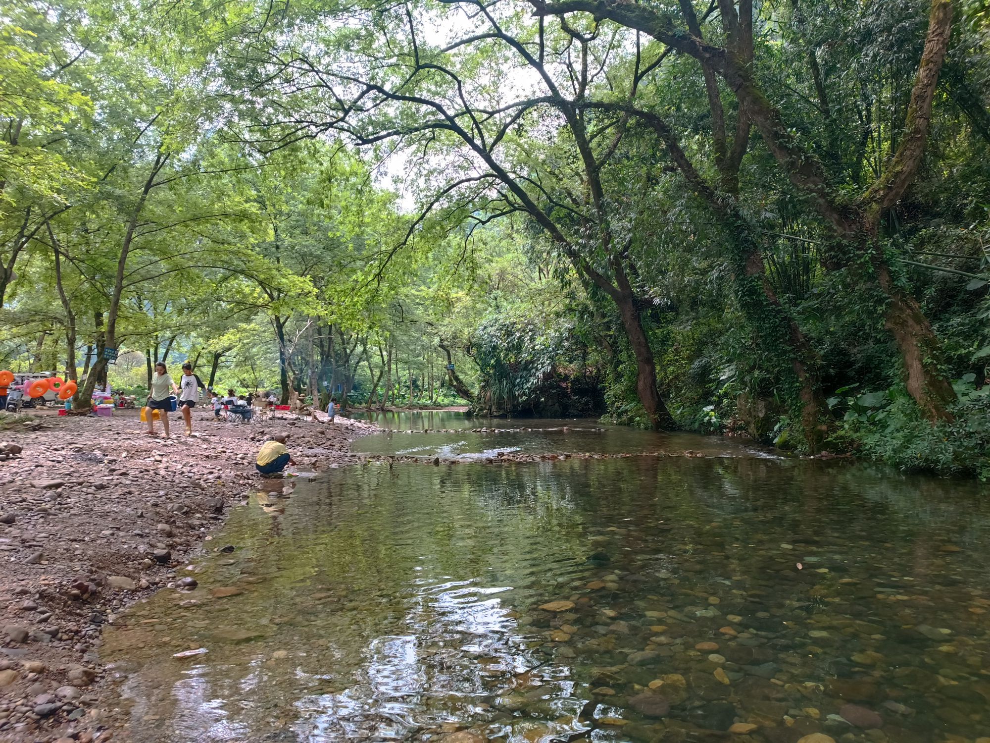 穿岩旅行图片 2