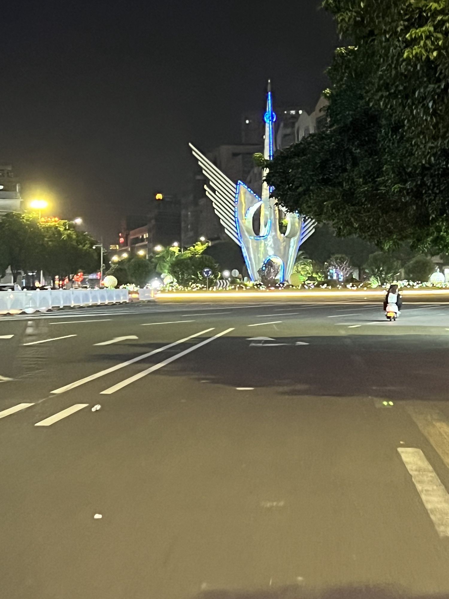 廉江市市雕旅行图片 2