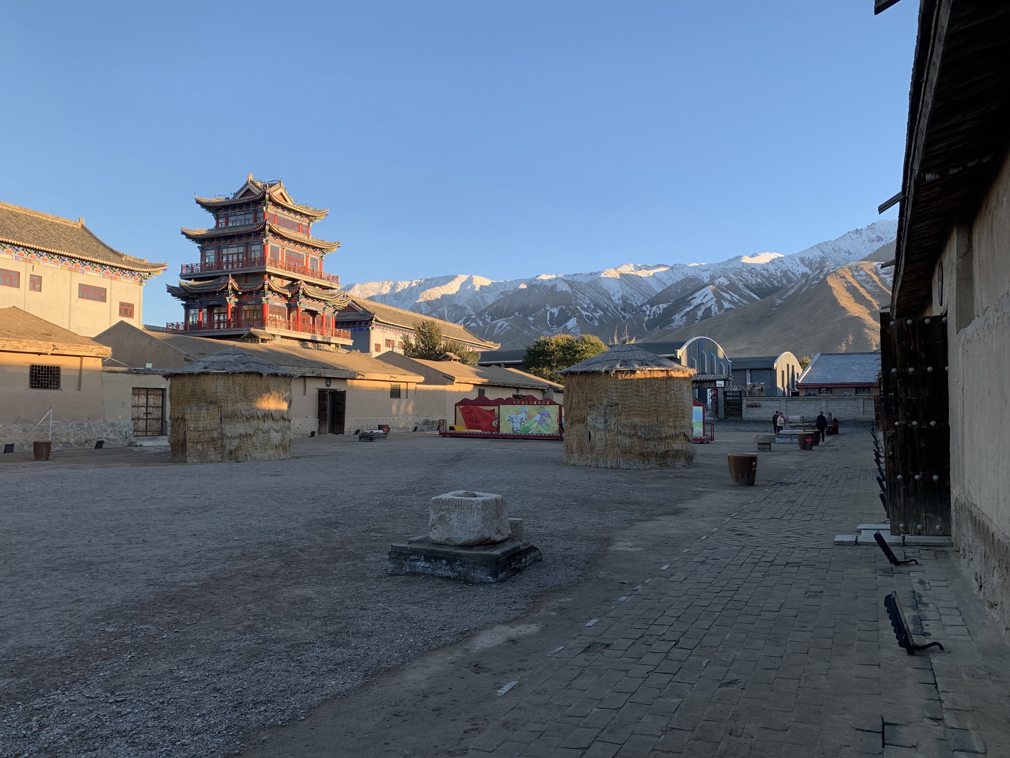 巴里坤古城景区