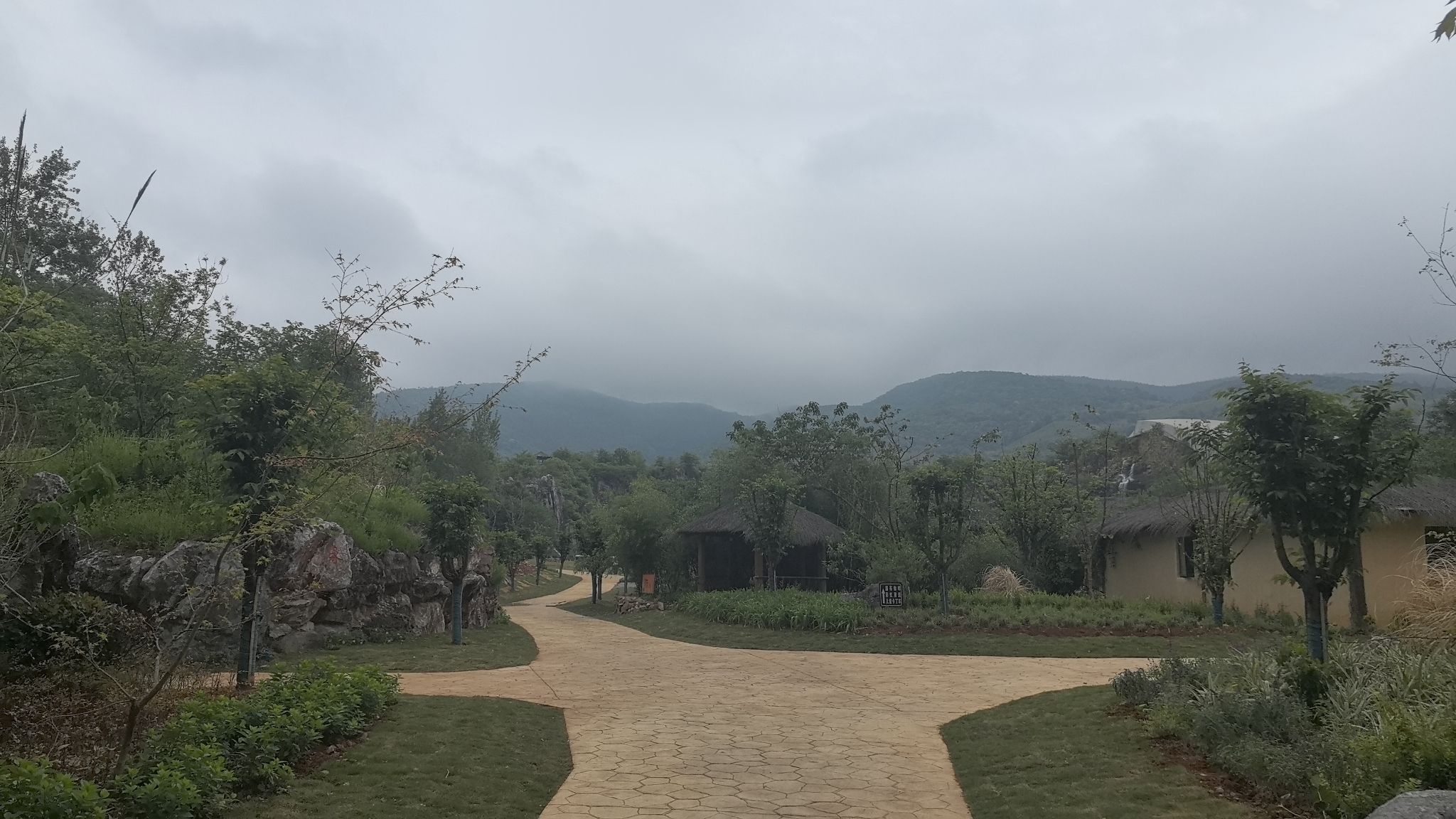 太湖石窟旅行图片 3